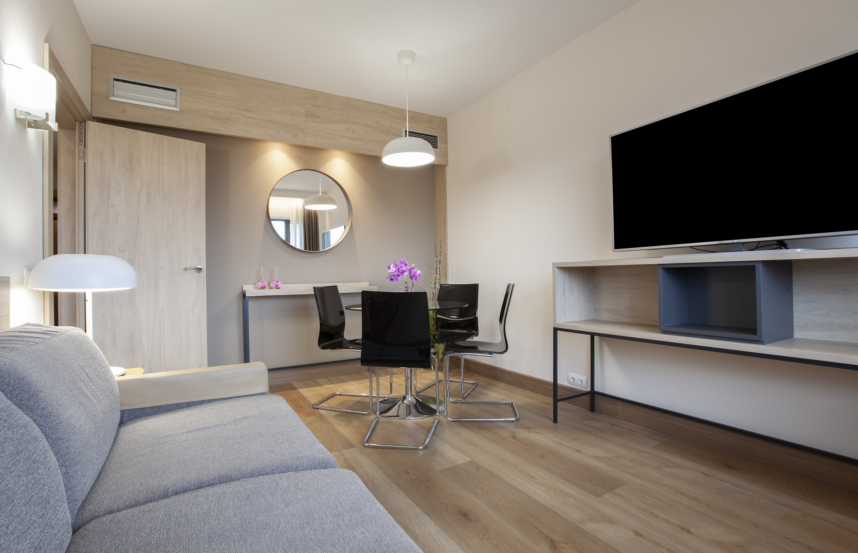 Family Room Capacity 3