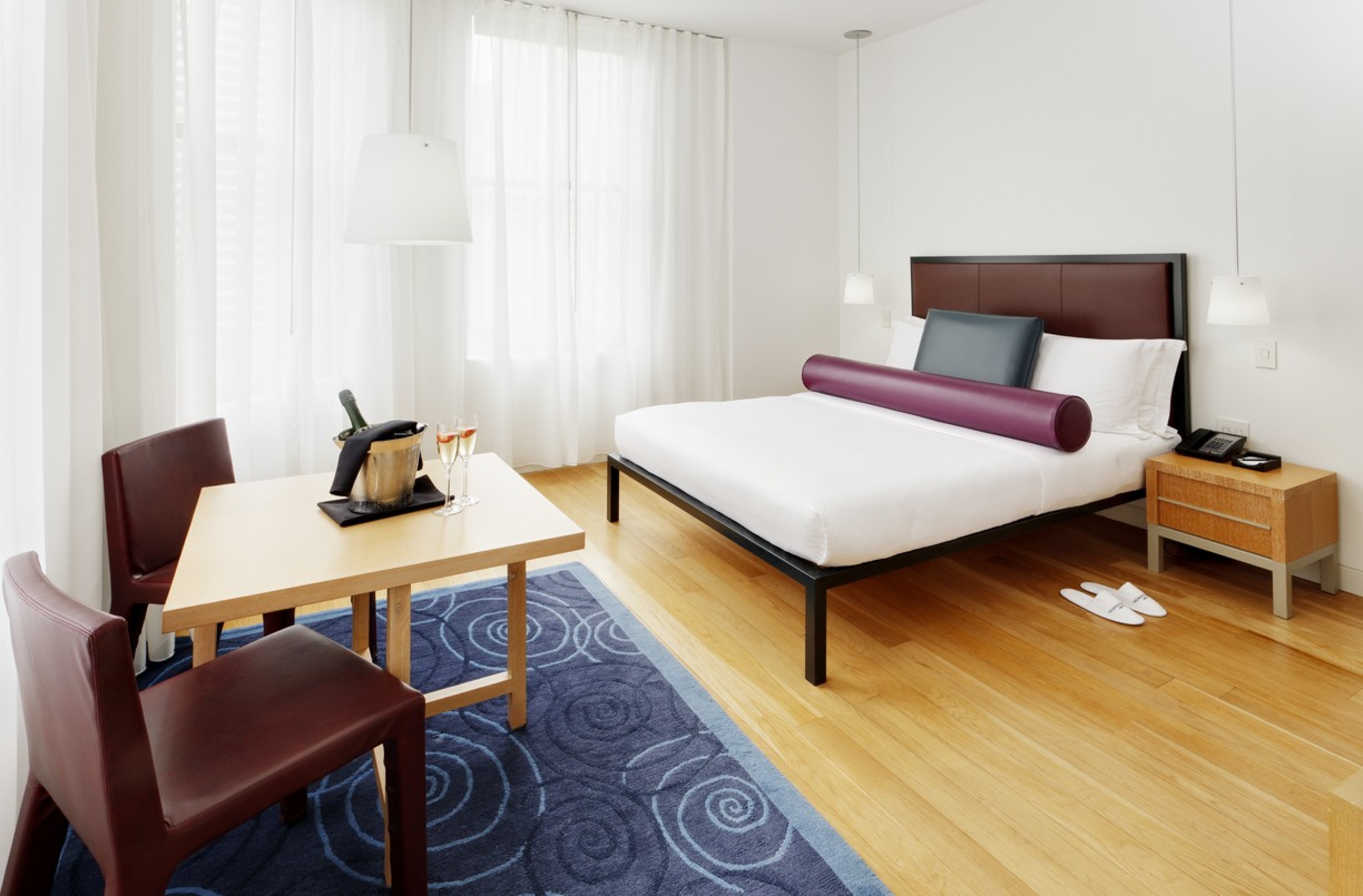 Double Deluxe Queen Bed