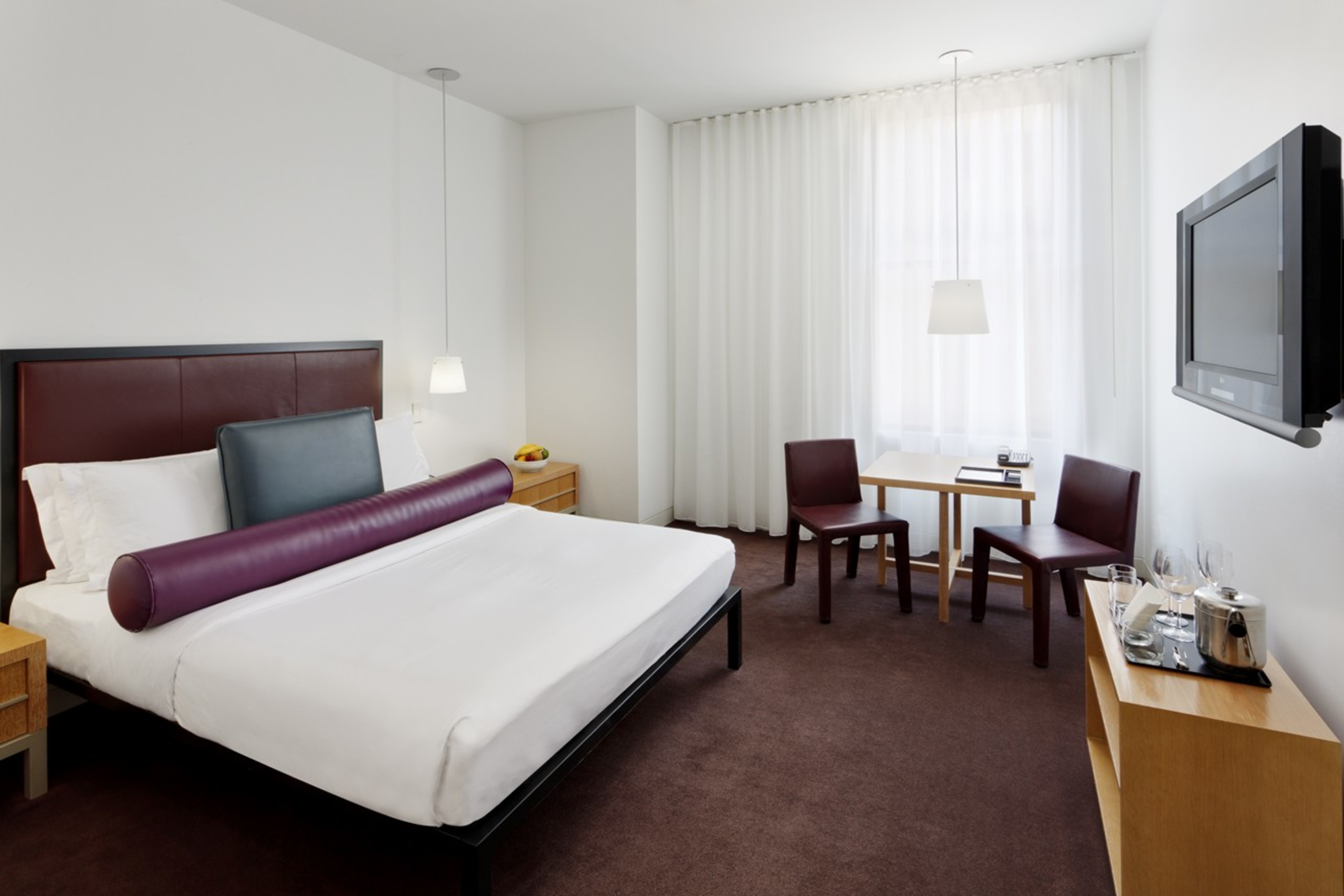 Double Superior Queen Bed