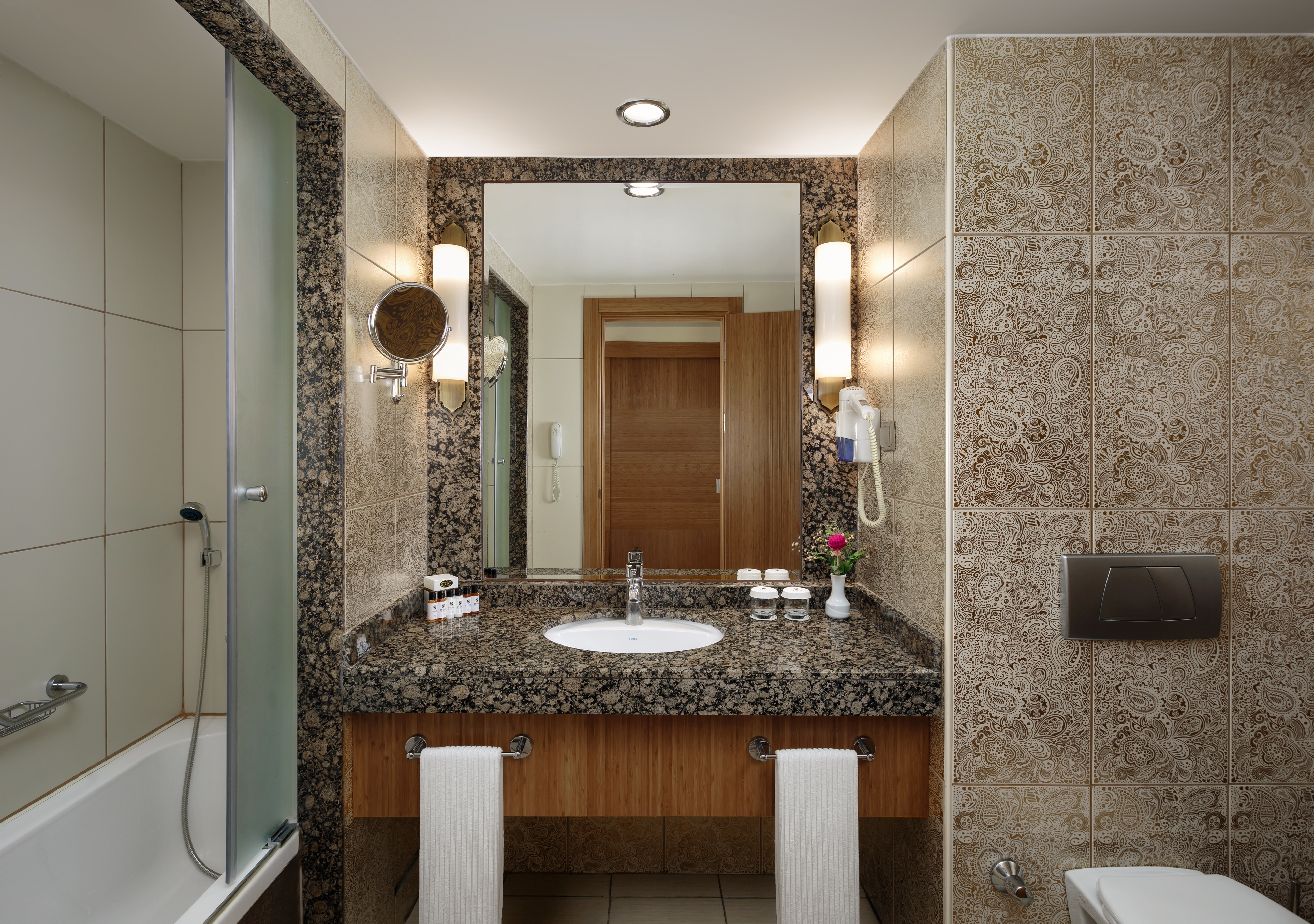 Double Superior Land View