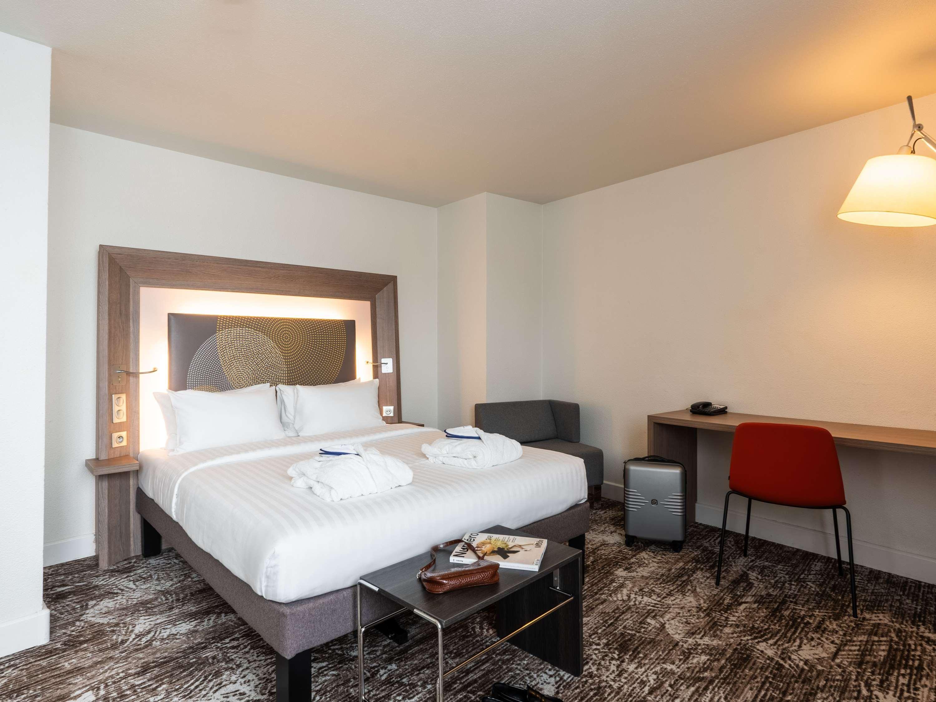 Double Queen Size Bed