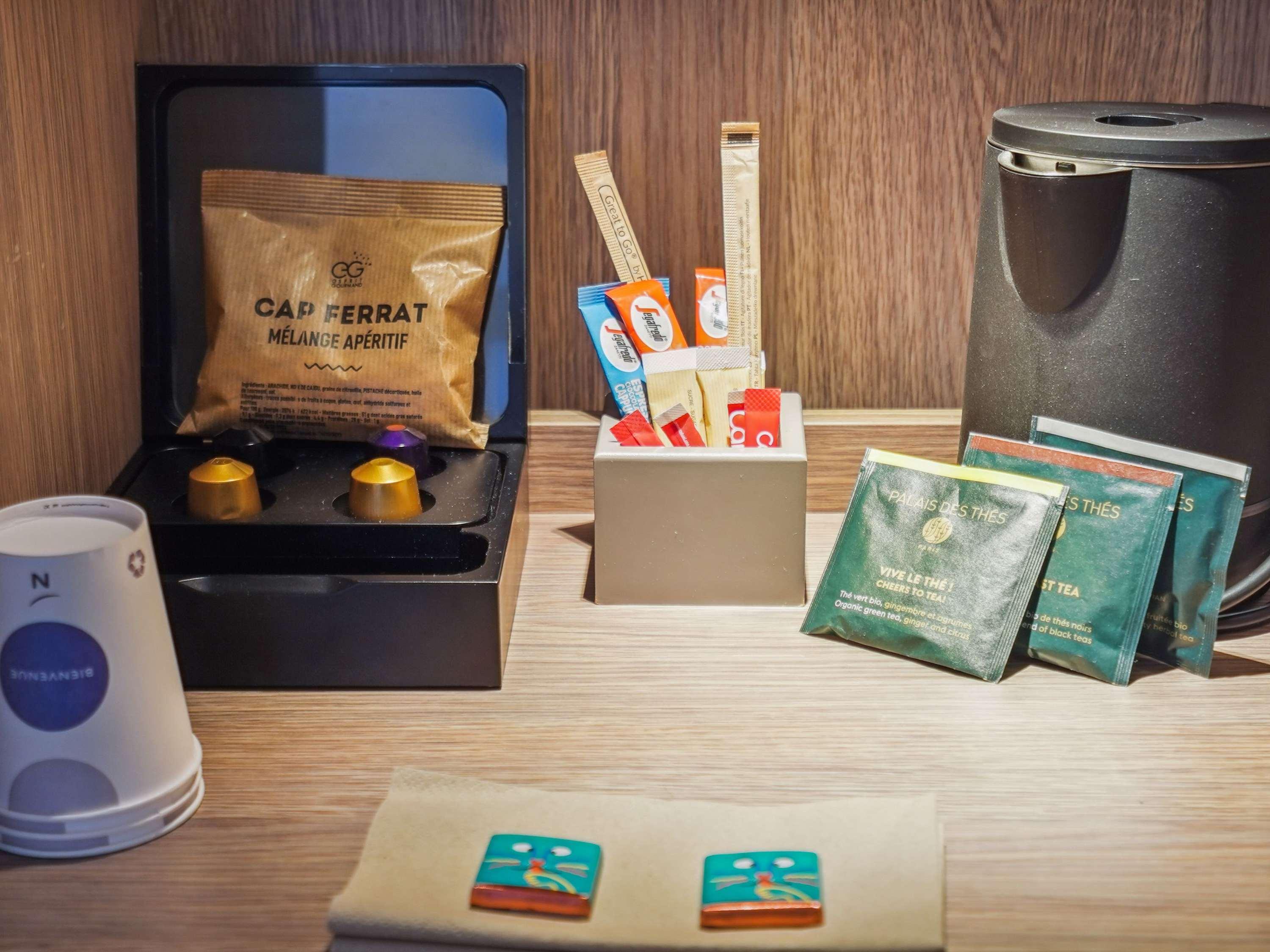 Double Queen Size Bed