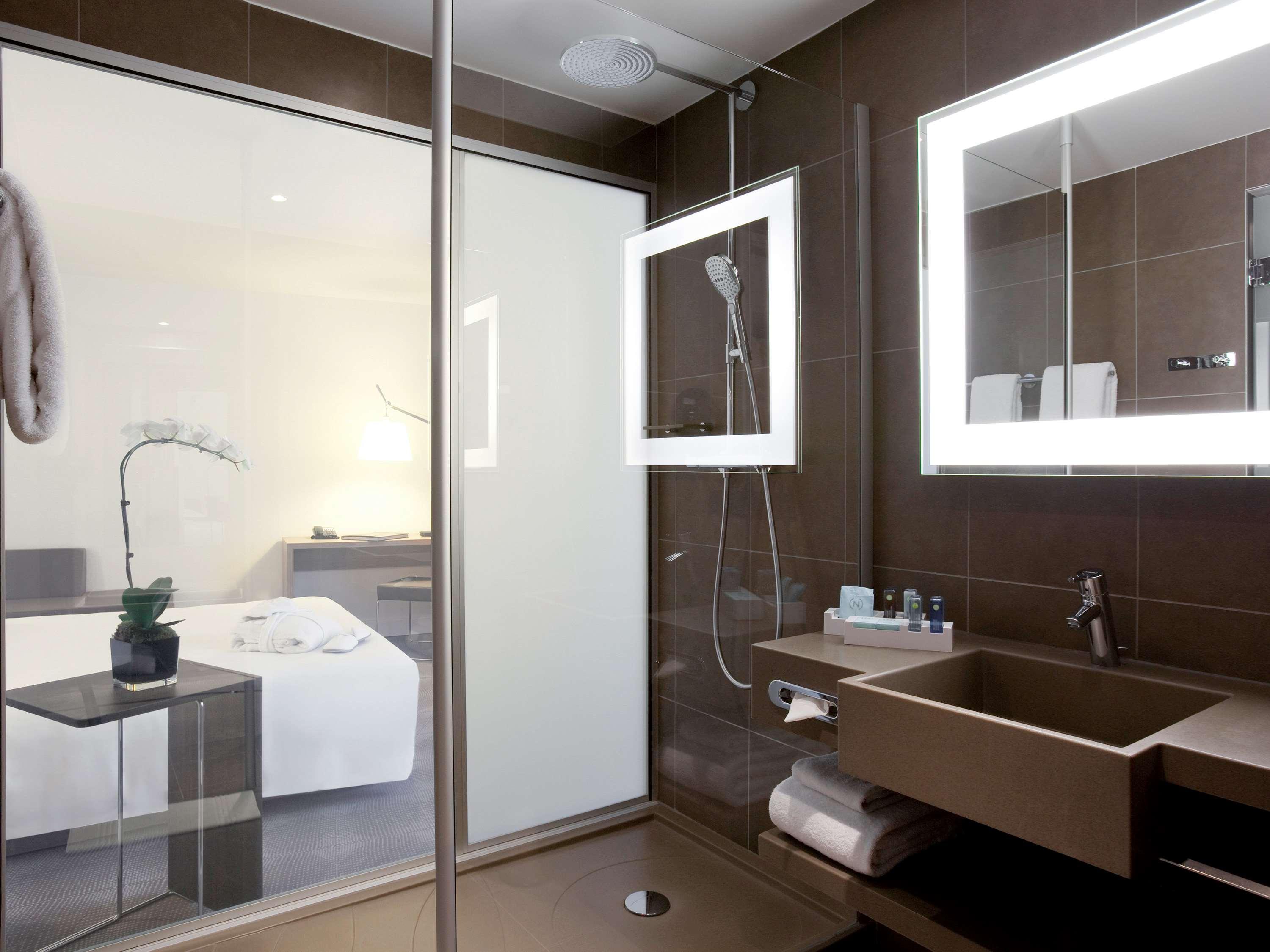 Double Executive Queen Bed