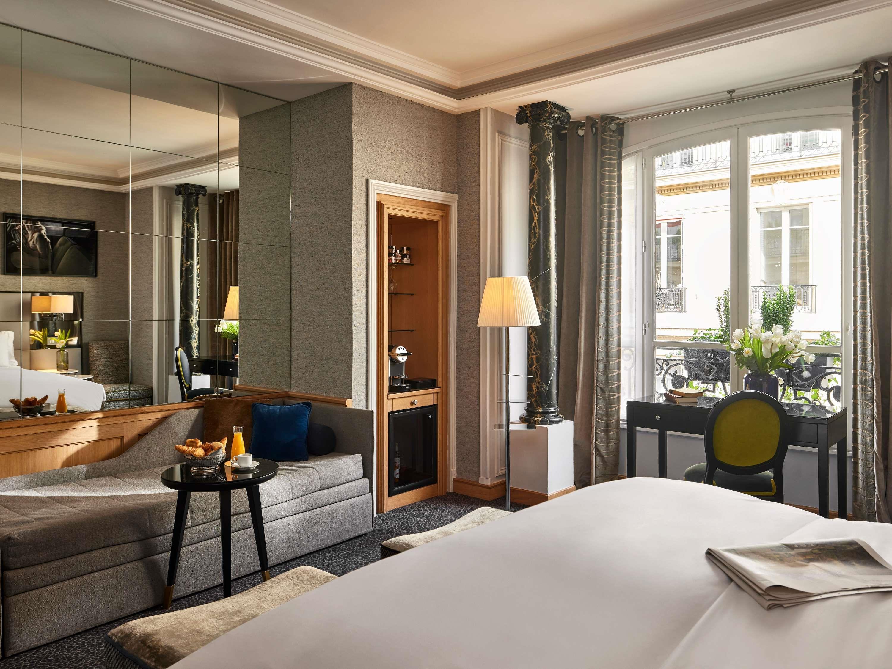 Junior Suite King Size Bed