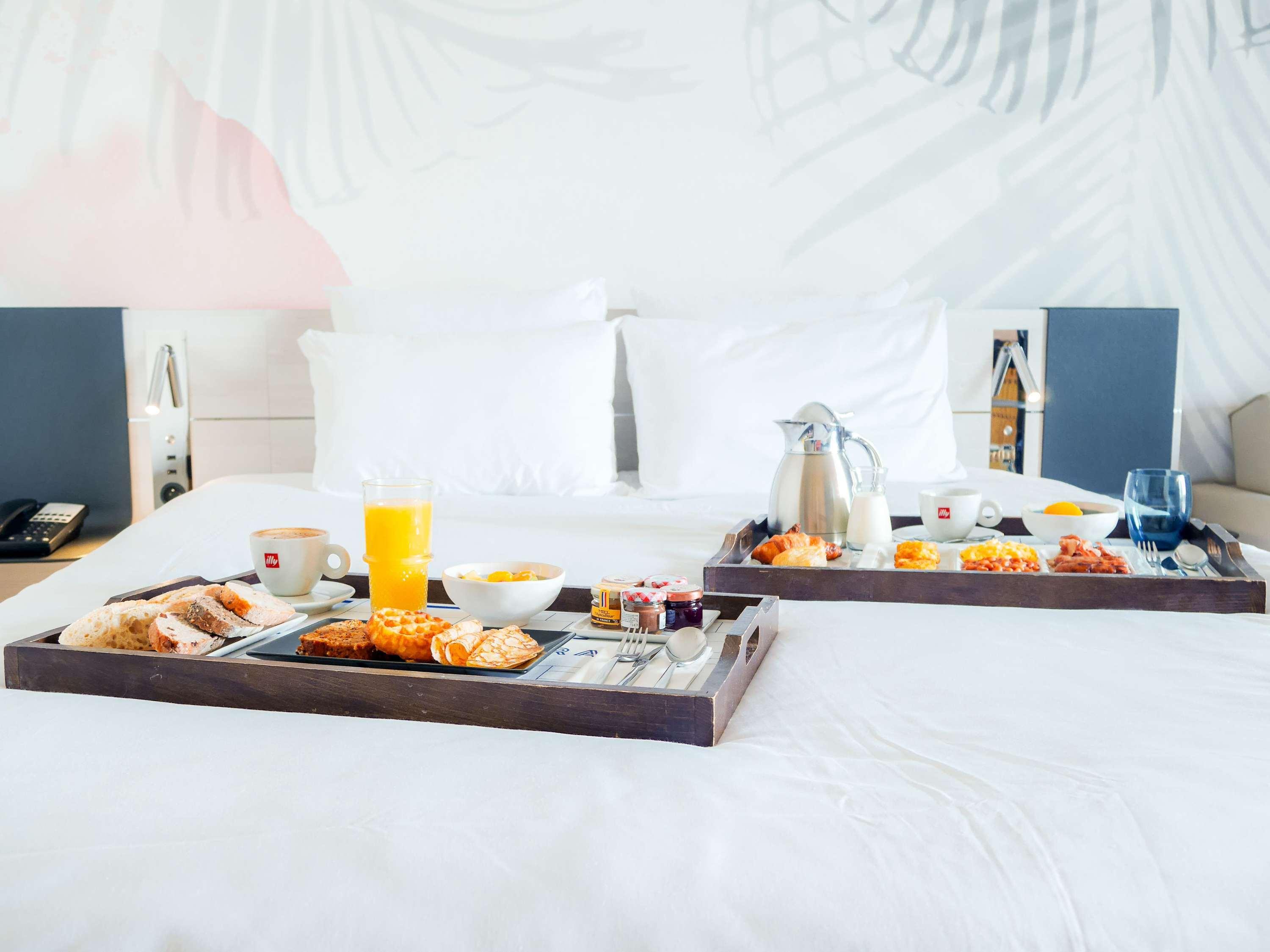 Double Premium Queen Bed