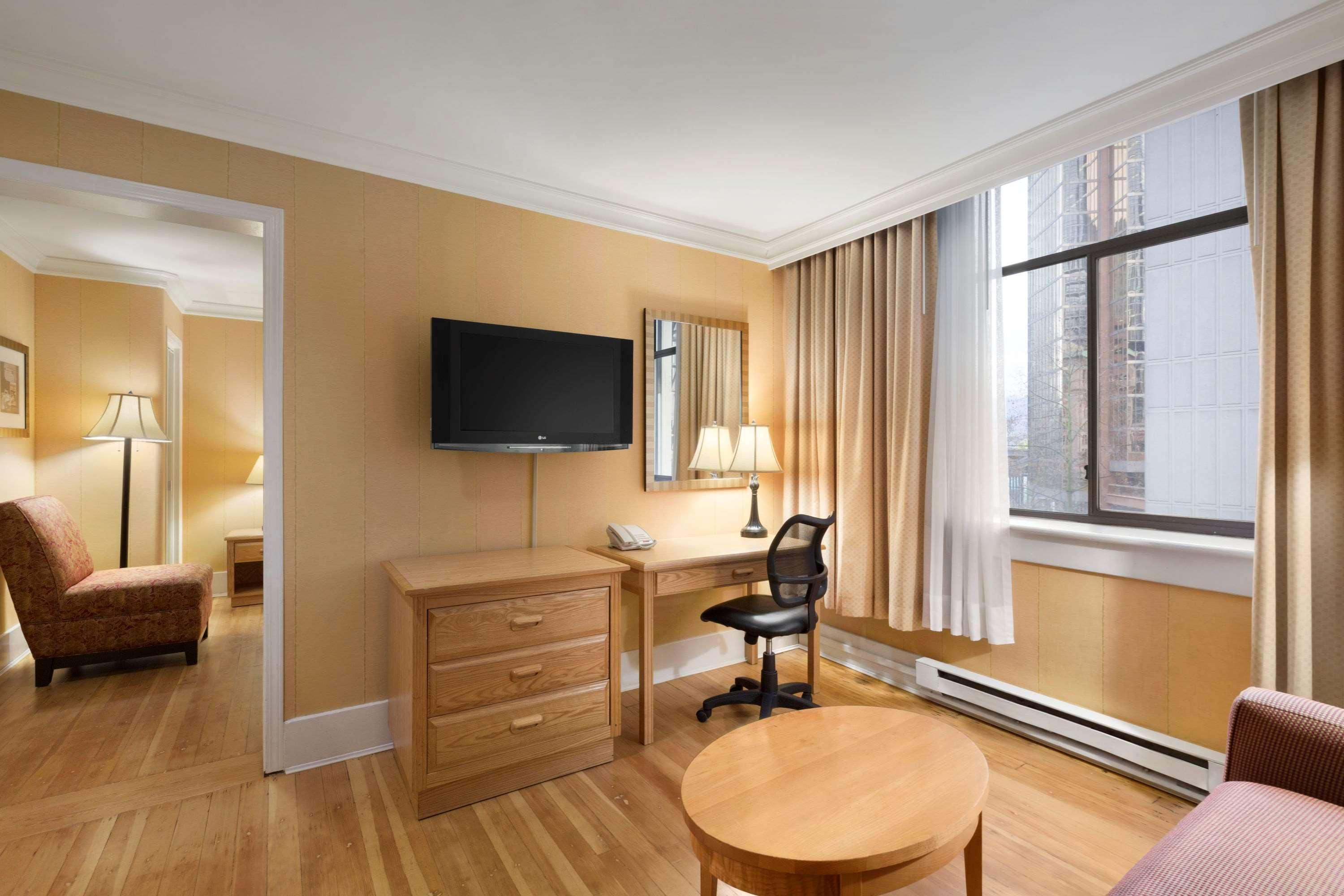 Suite Queen Bed Non Smoking