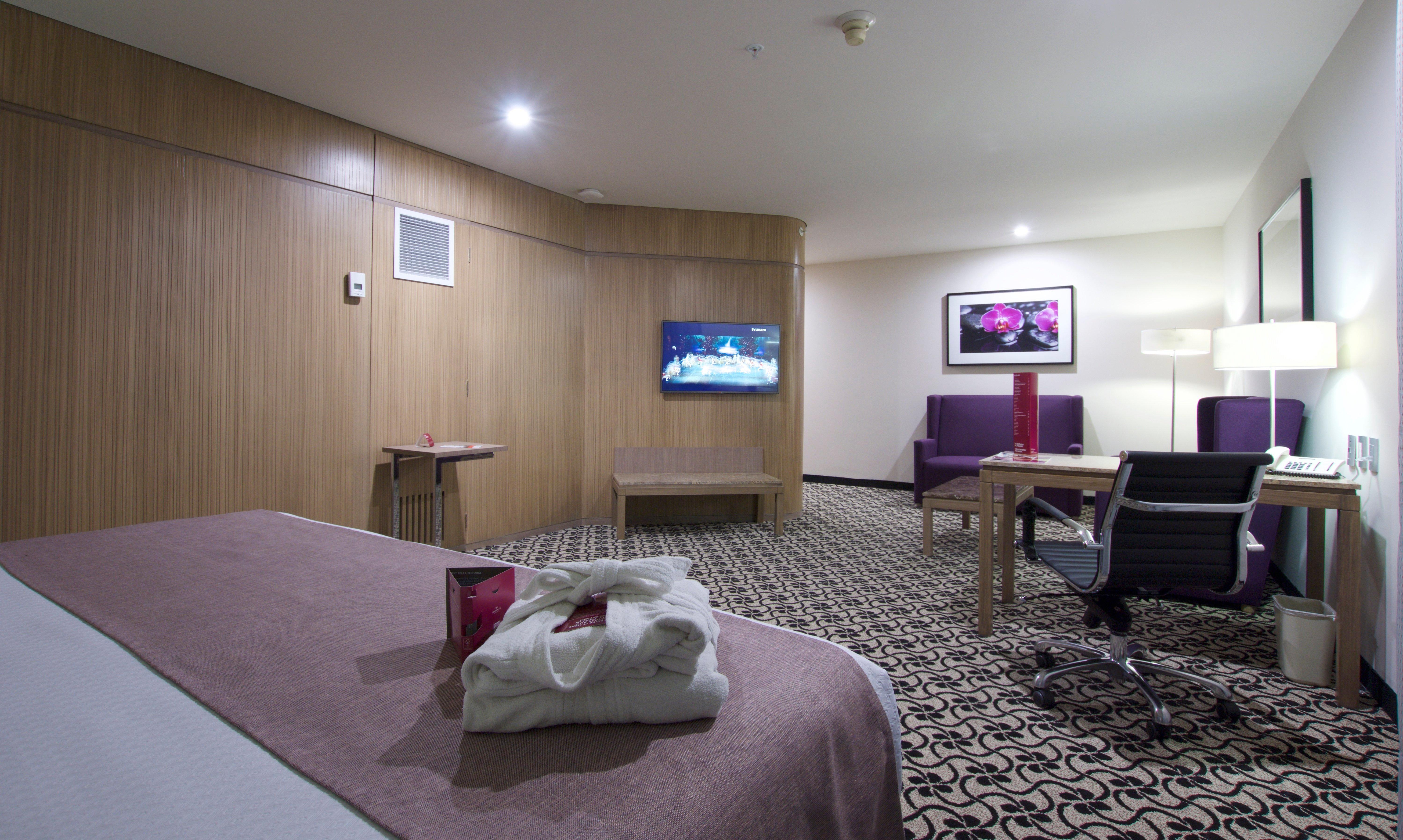 Junior Suite King Size Bed