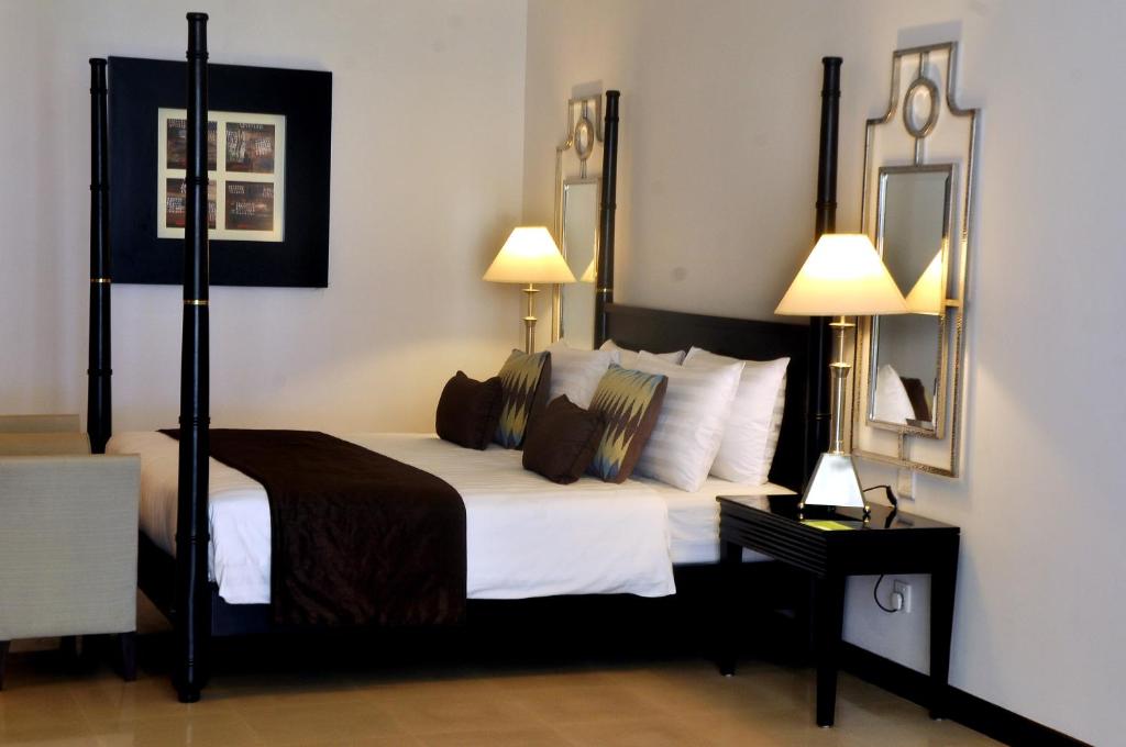 Suite Sea View King Bed