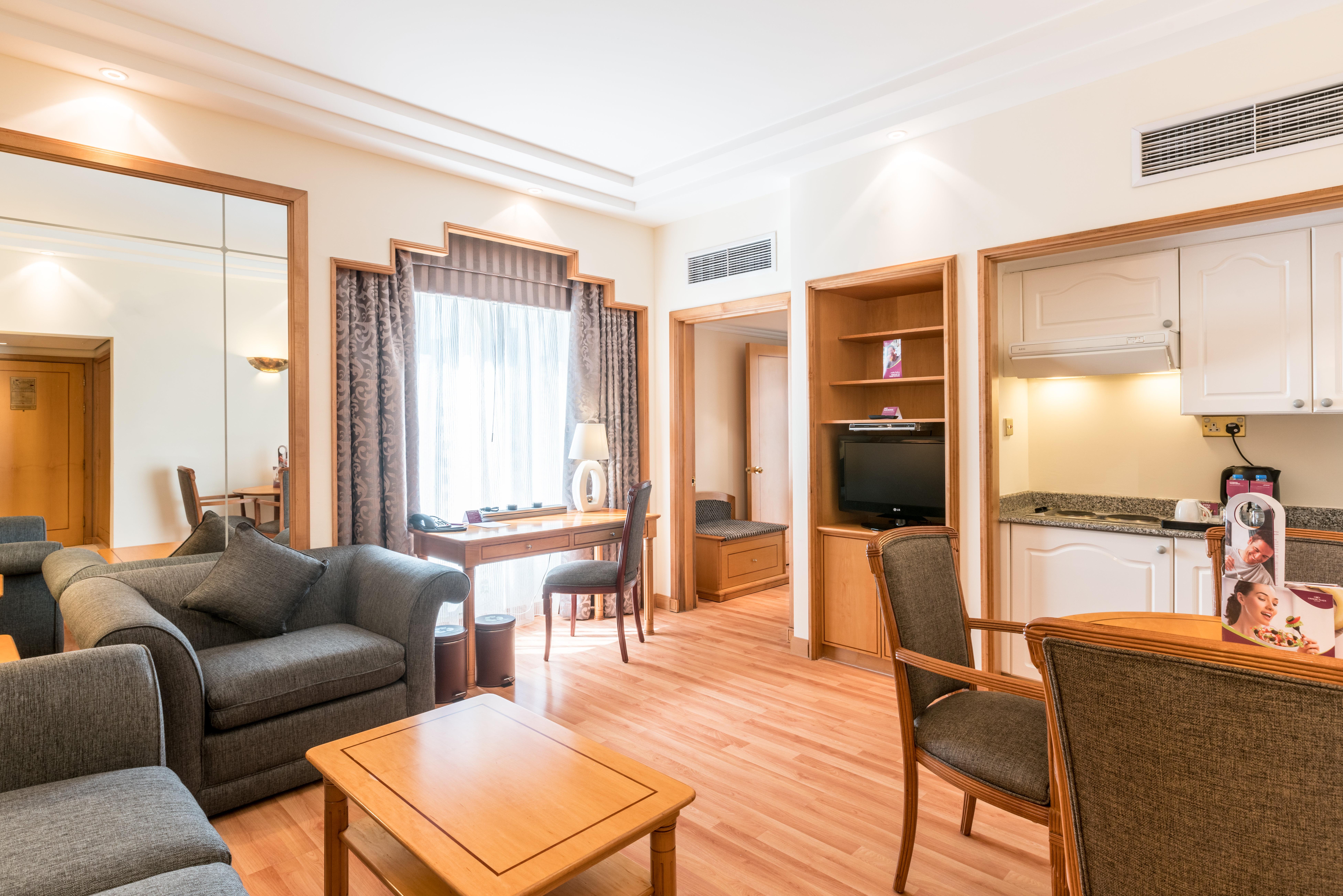 Suite King Size Bed