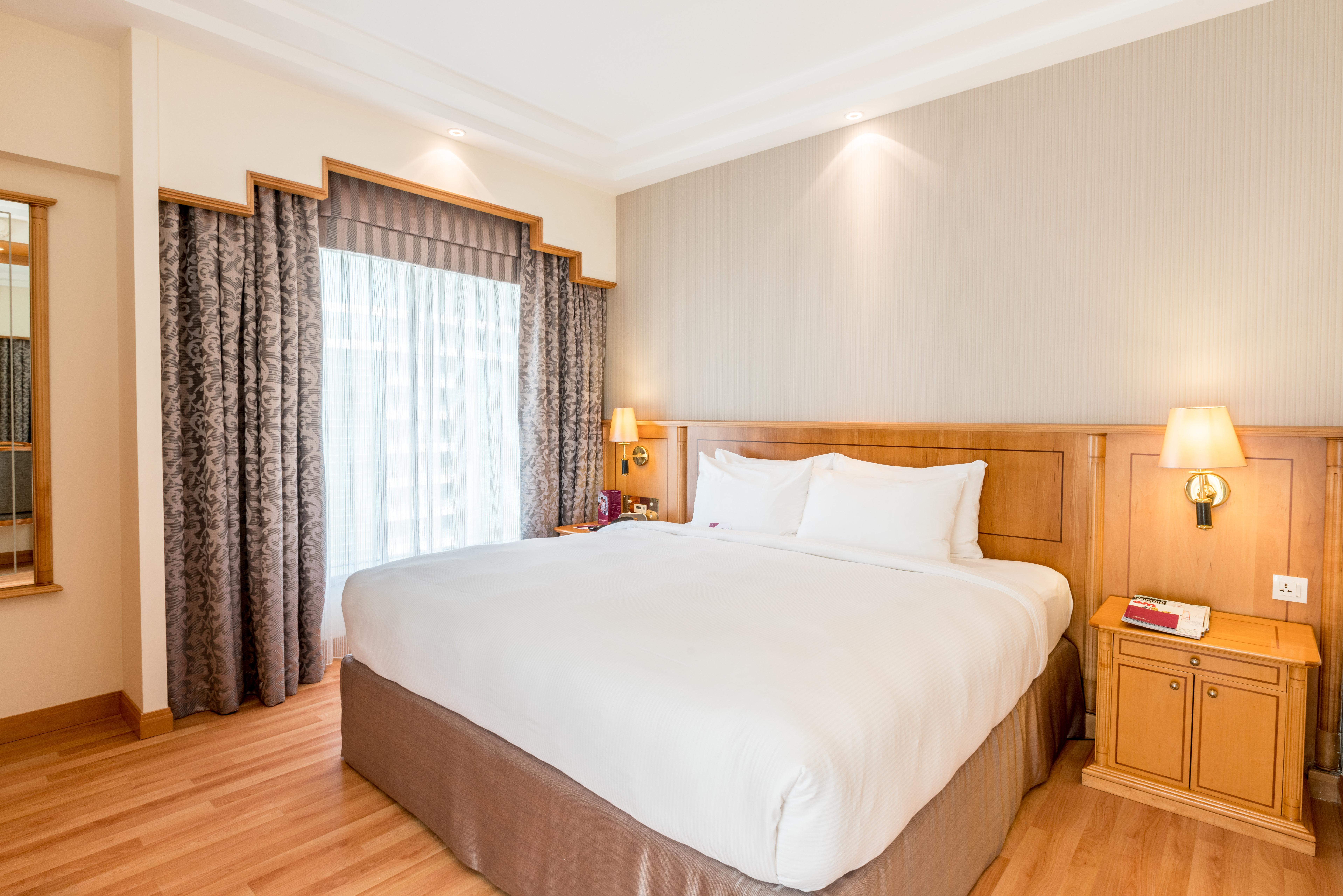 Suite King Size Bed