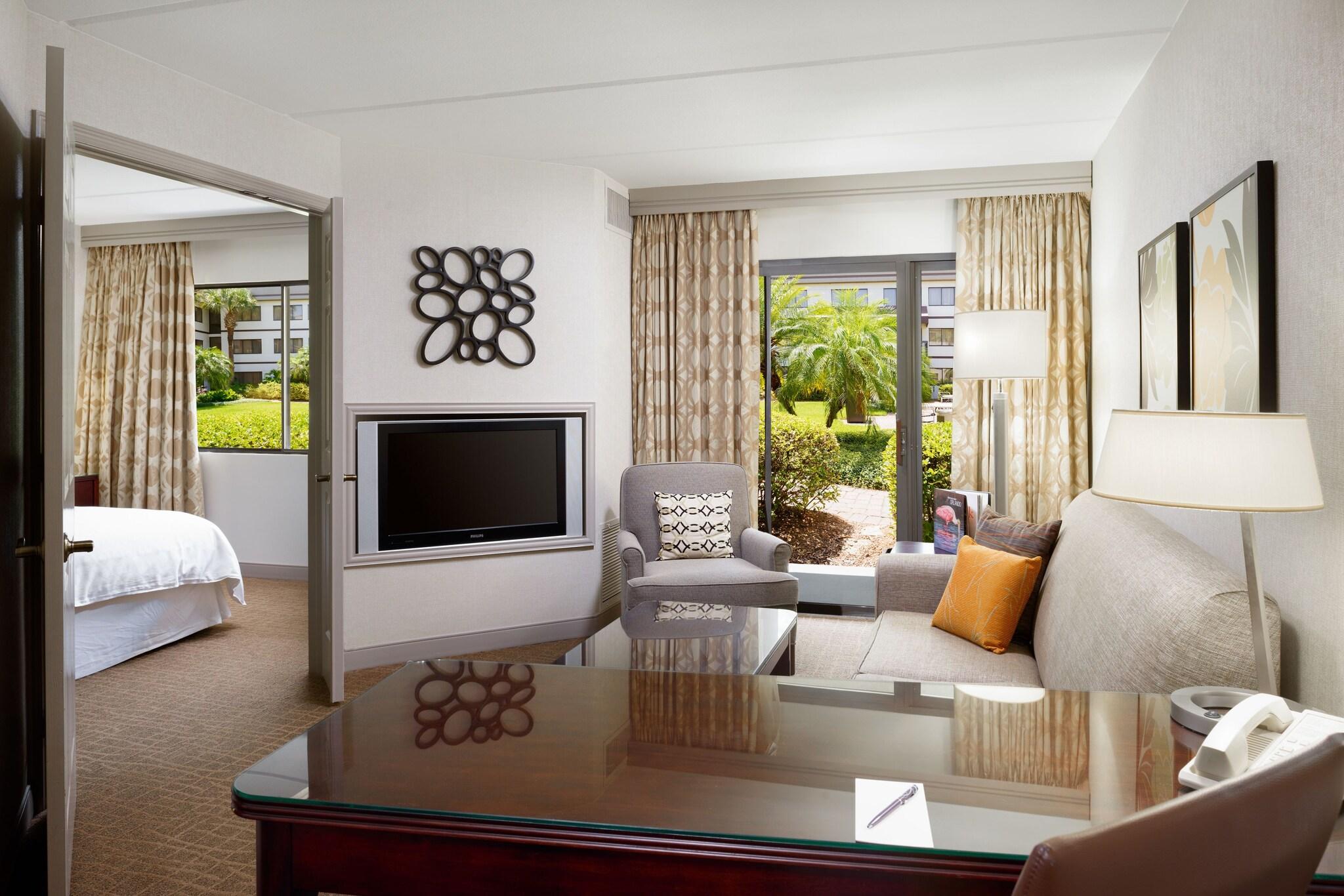 Suite Accessible King Size Bed