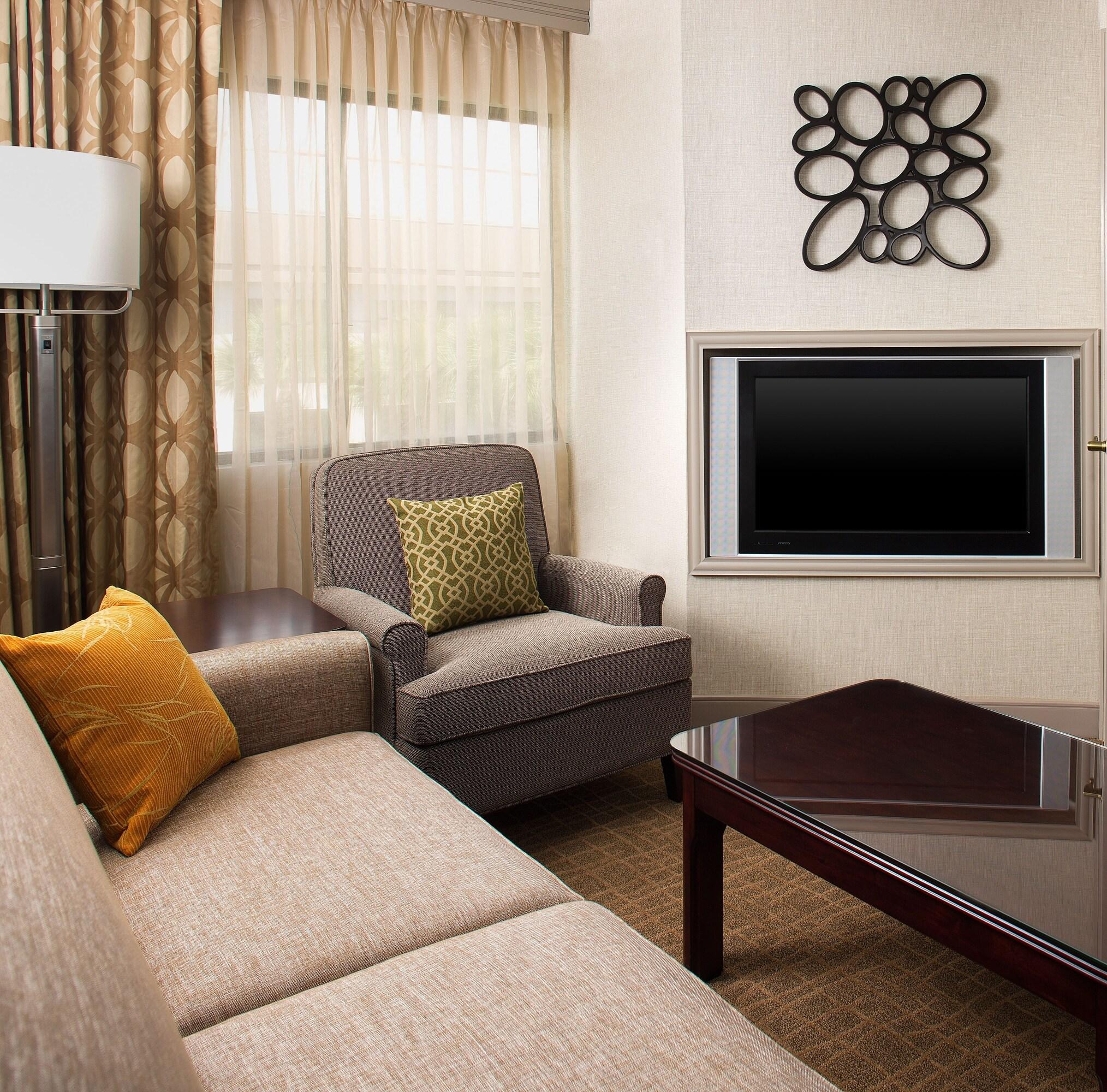 Suite Accessible King Size Bed