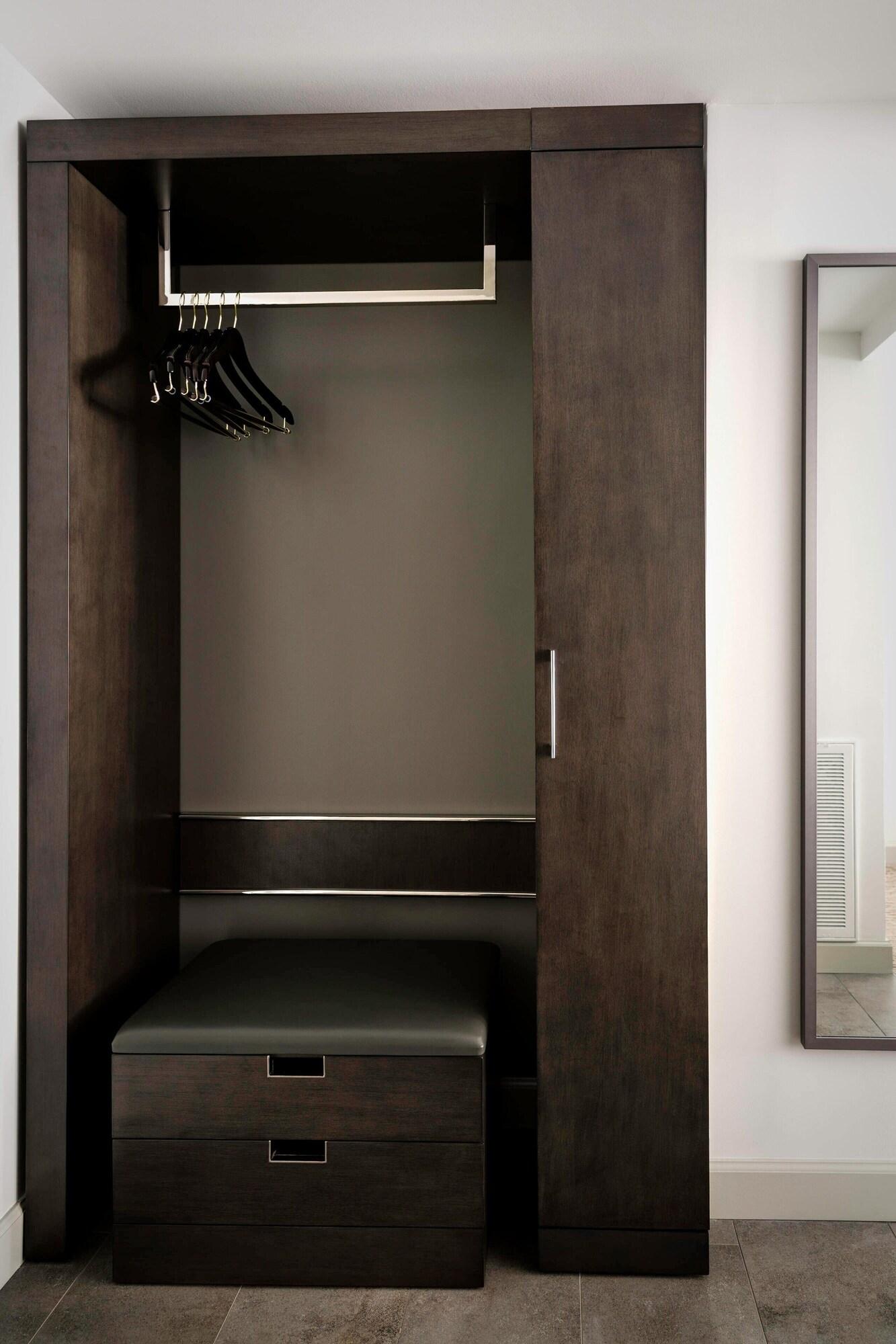 Double Club King Bed