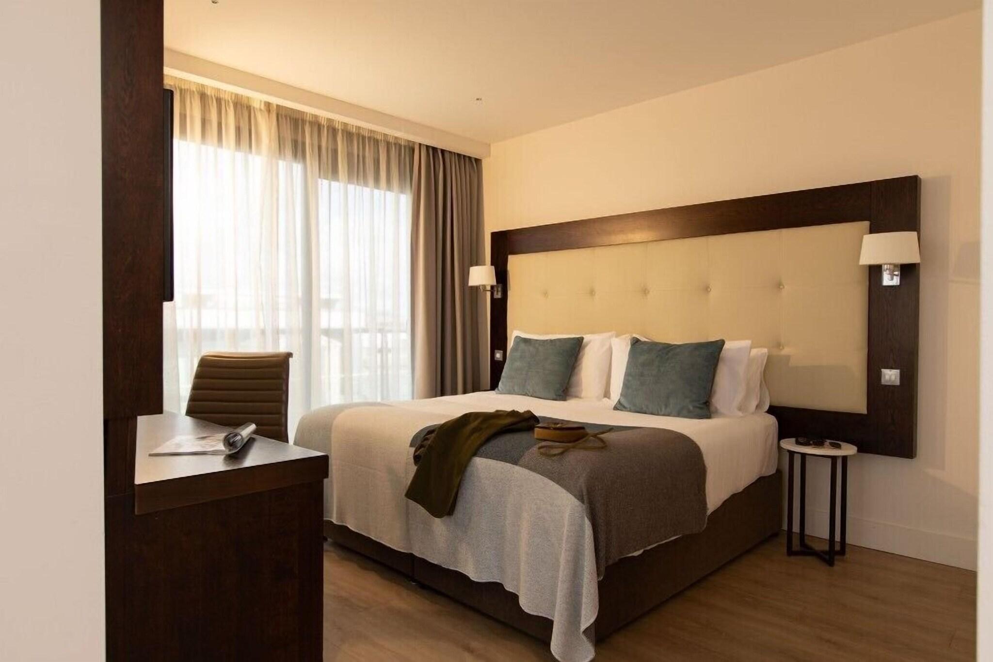 Junior Suite King Size Bed