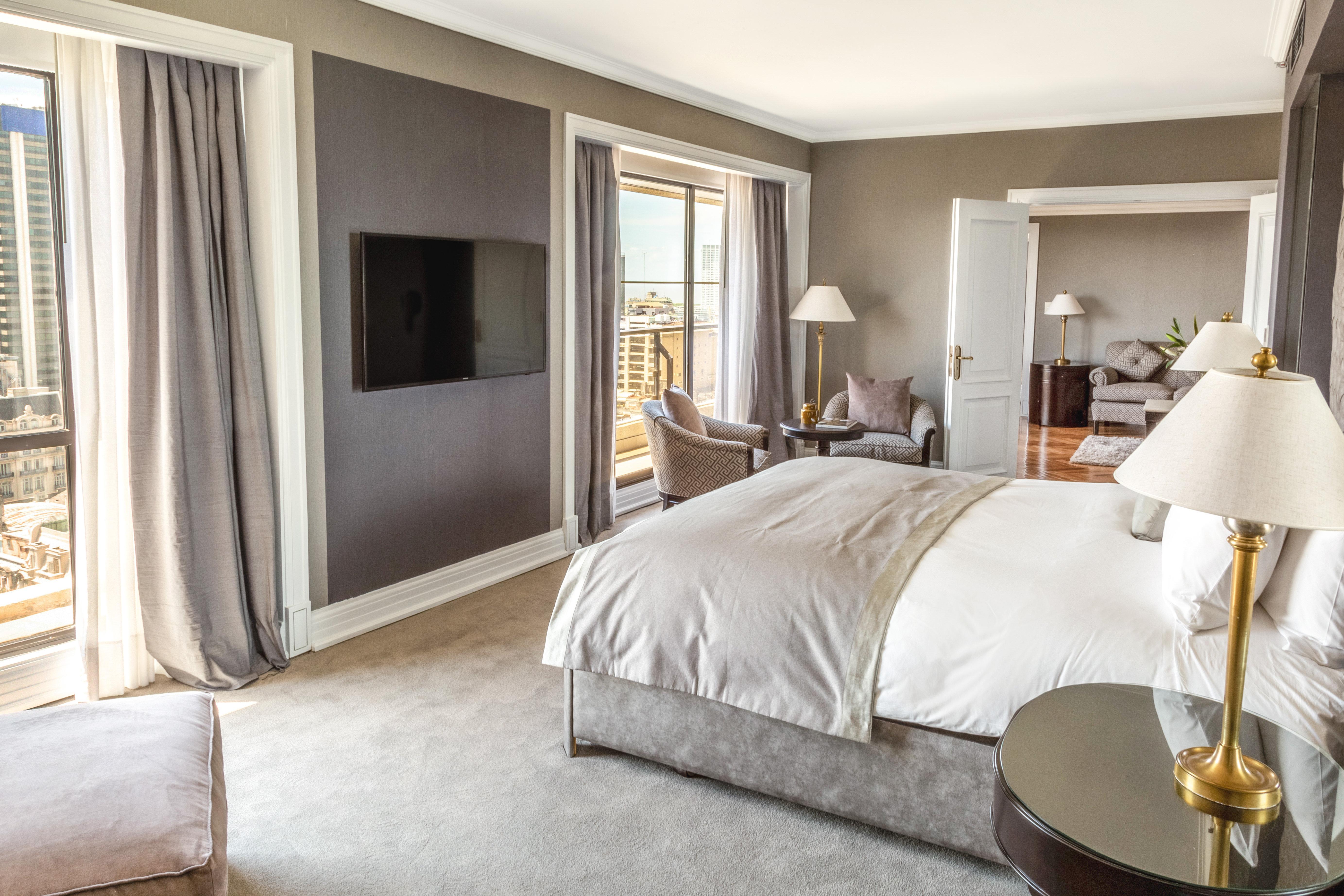 Suite King Size Bed
