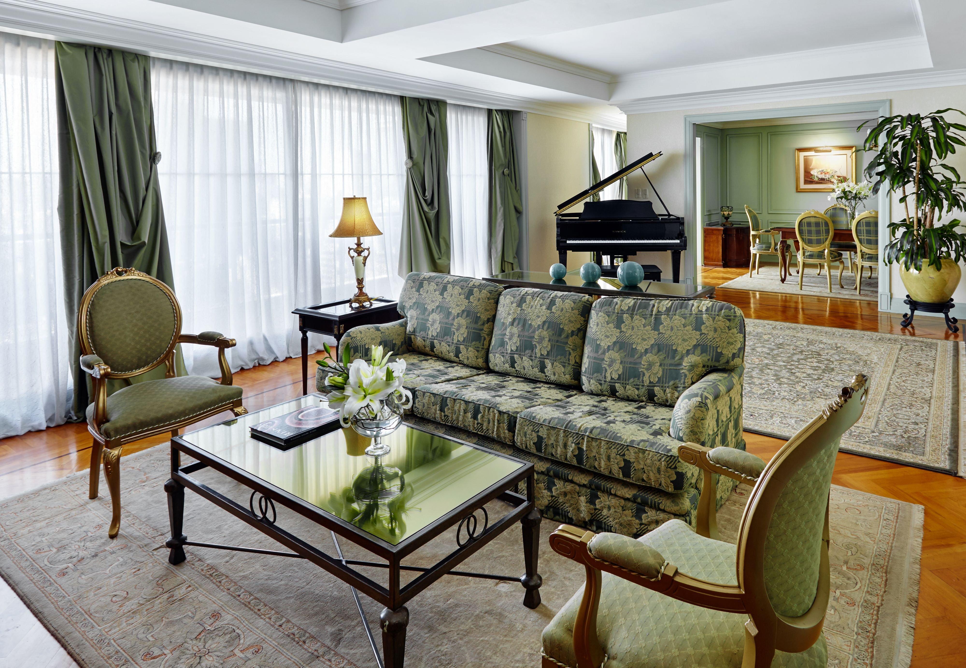Suite King Size Bed