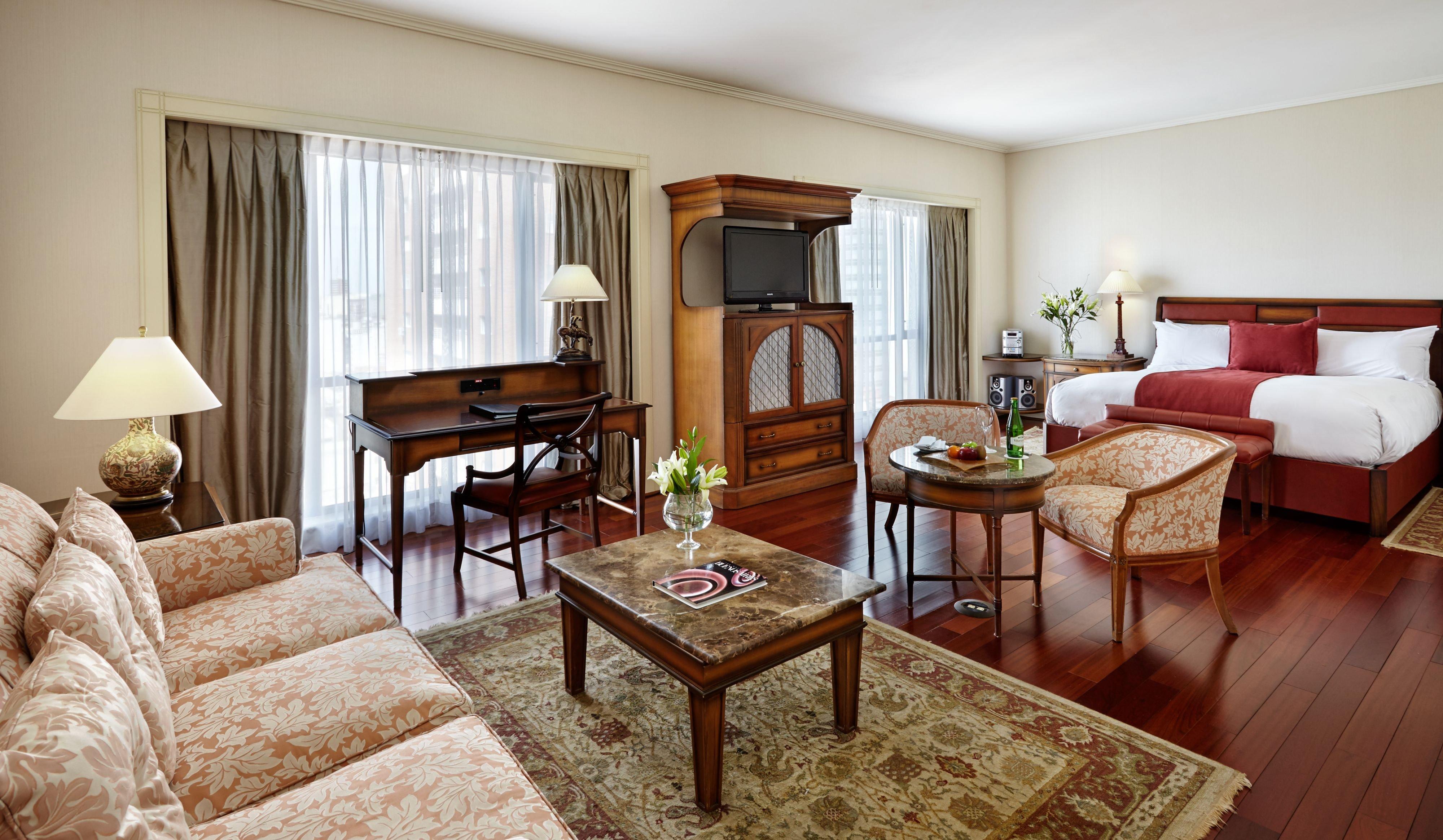 Suite King Size Bed