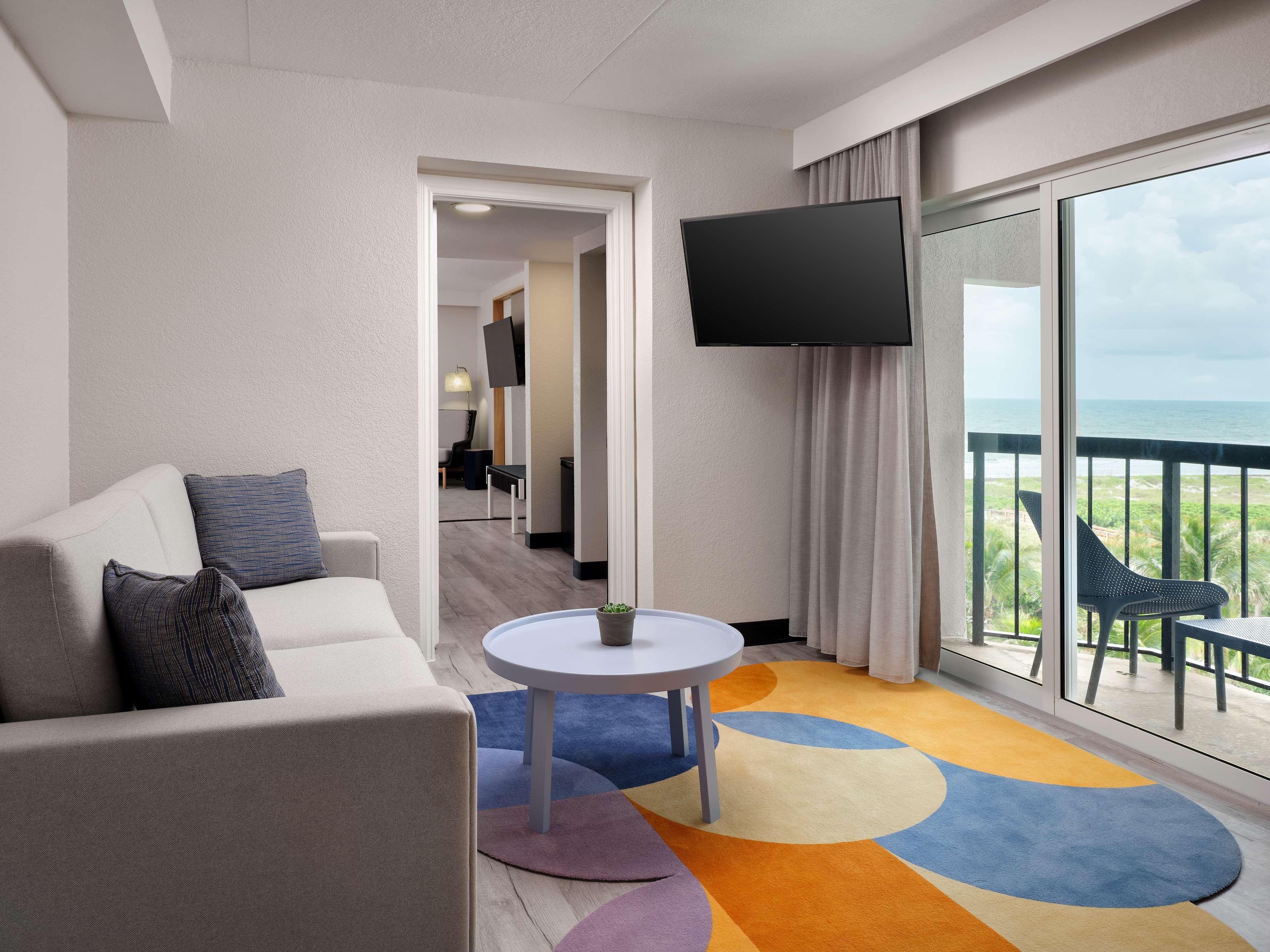 Suite Ocean Front King Bed