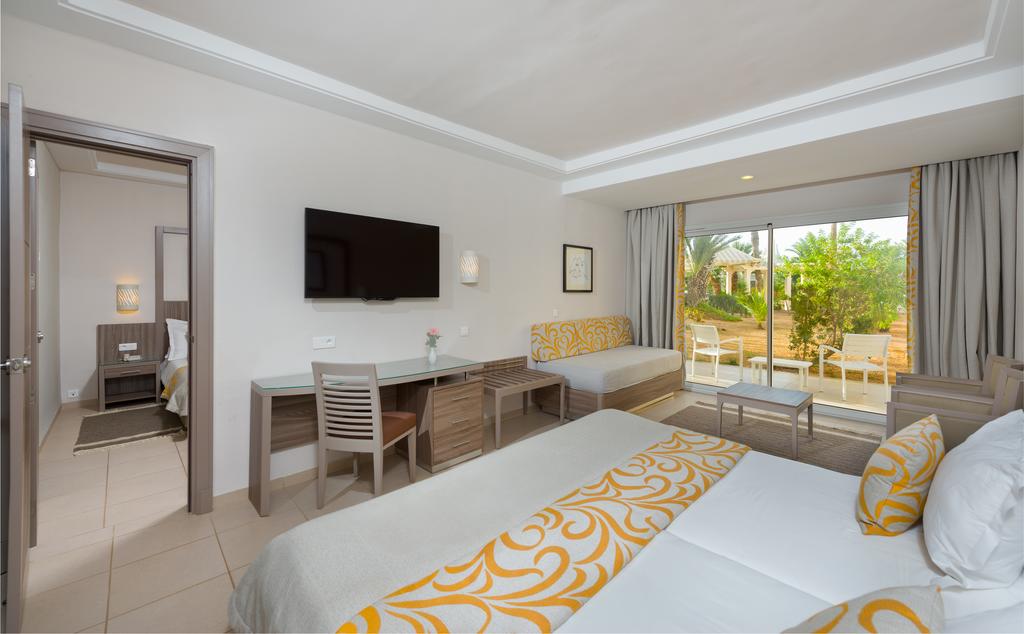 Double Connecting Room