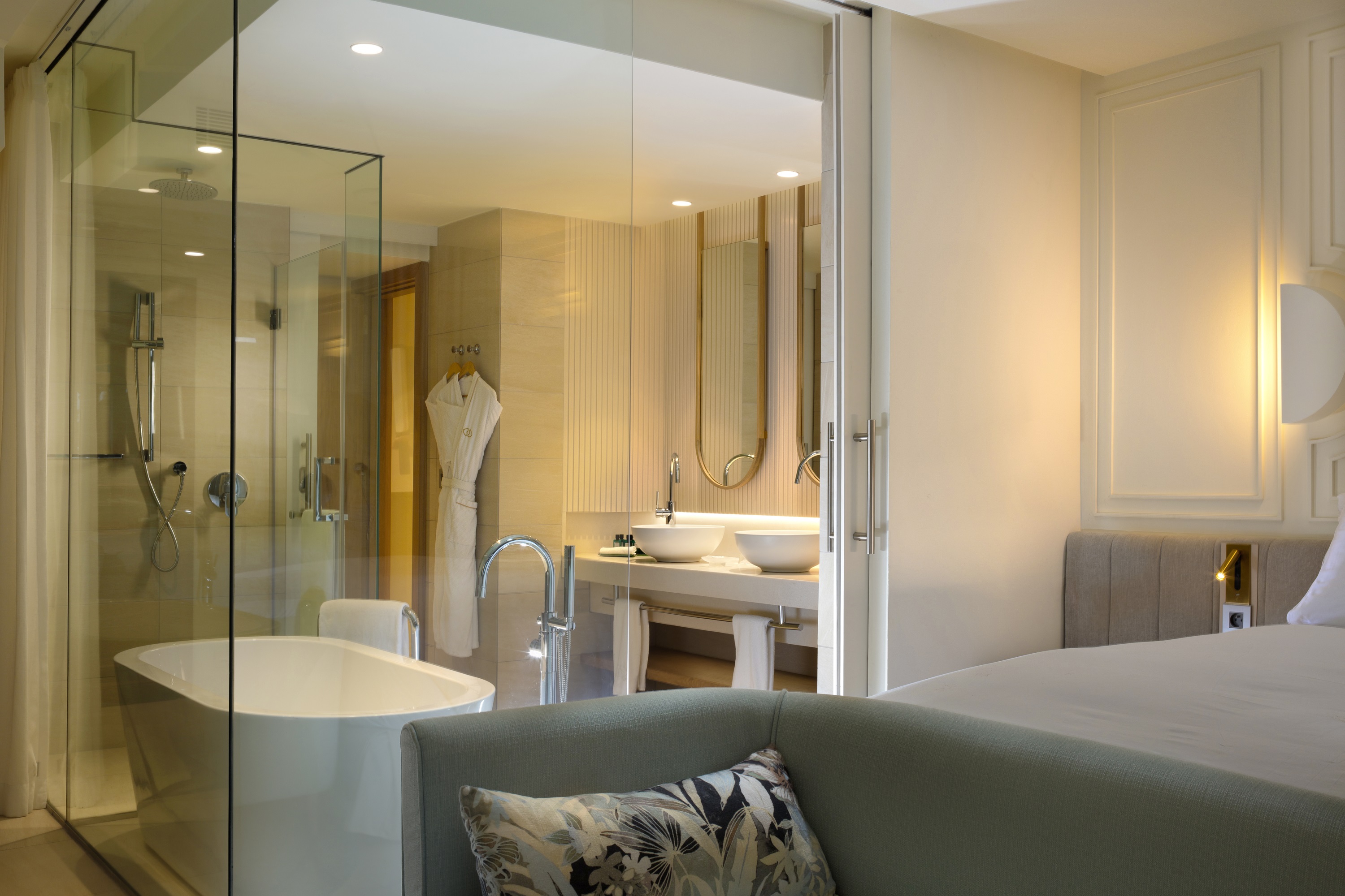 Single Executive Superior