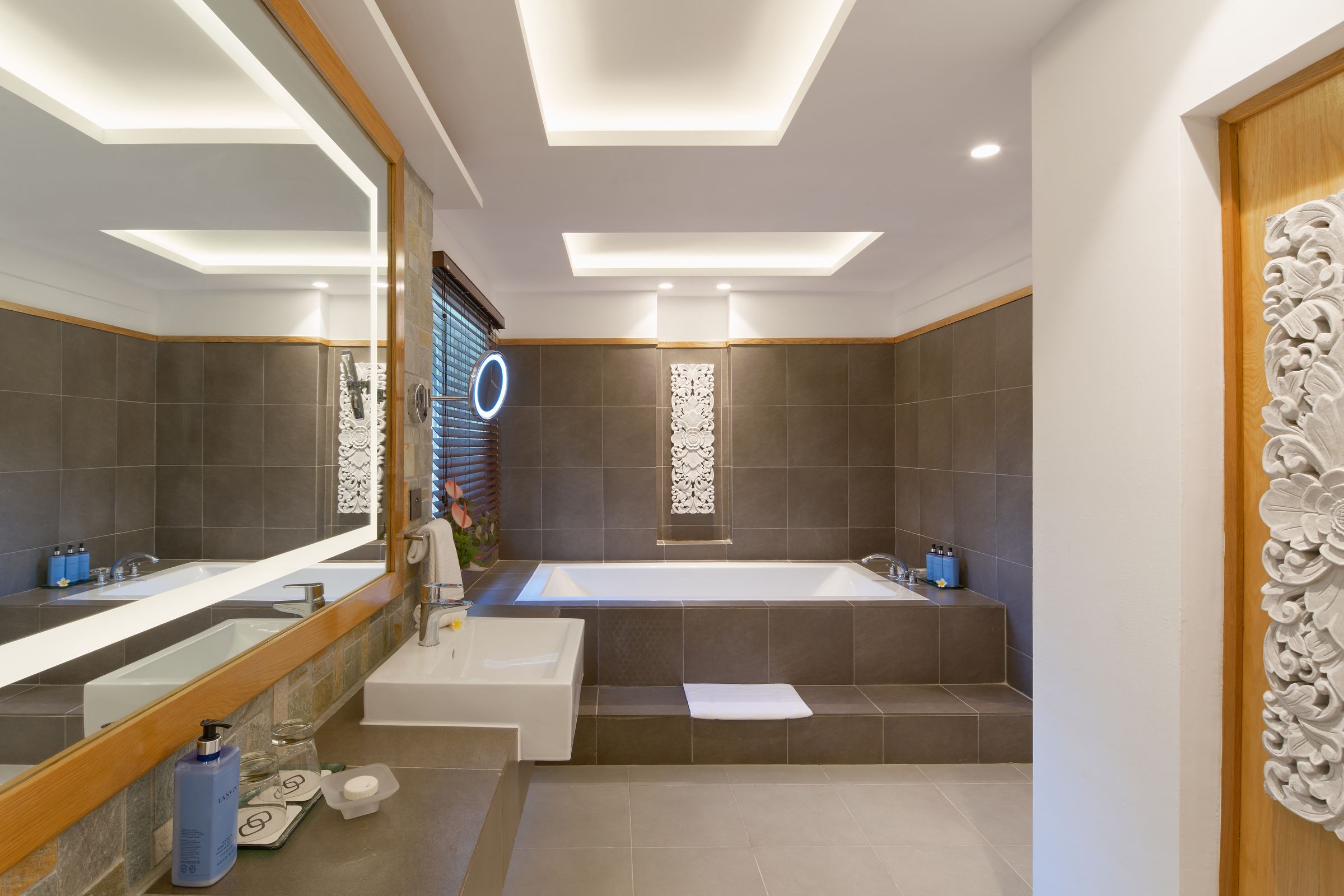 Suite Ocean View King Bed