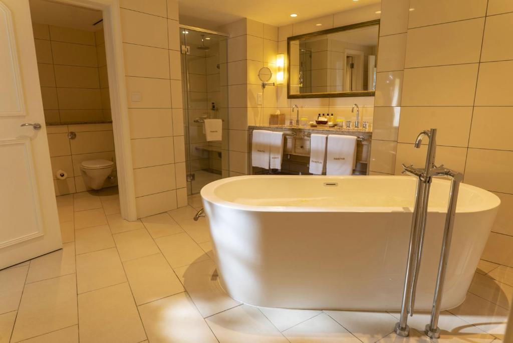 Junior Suite Capacity 1