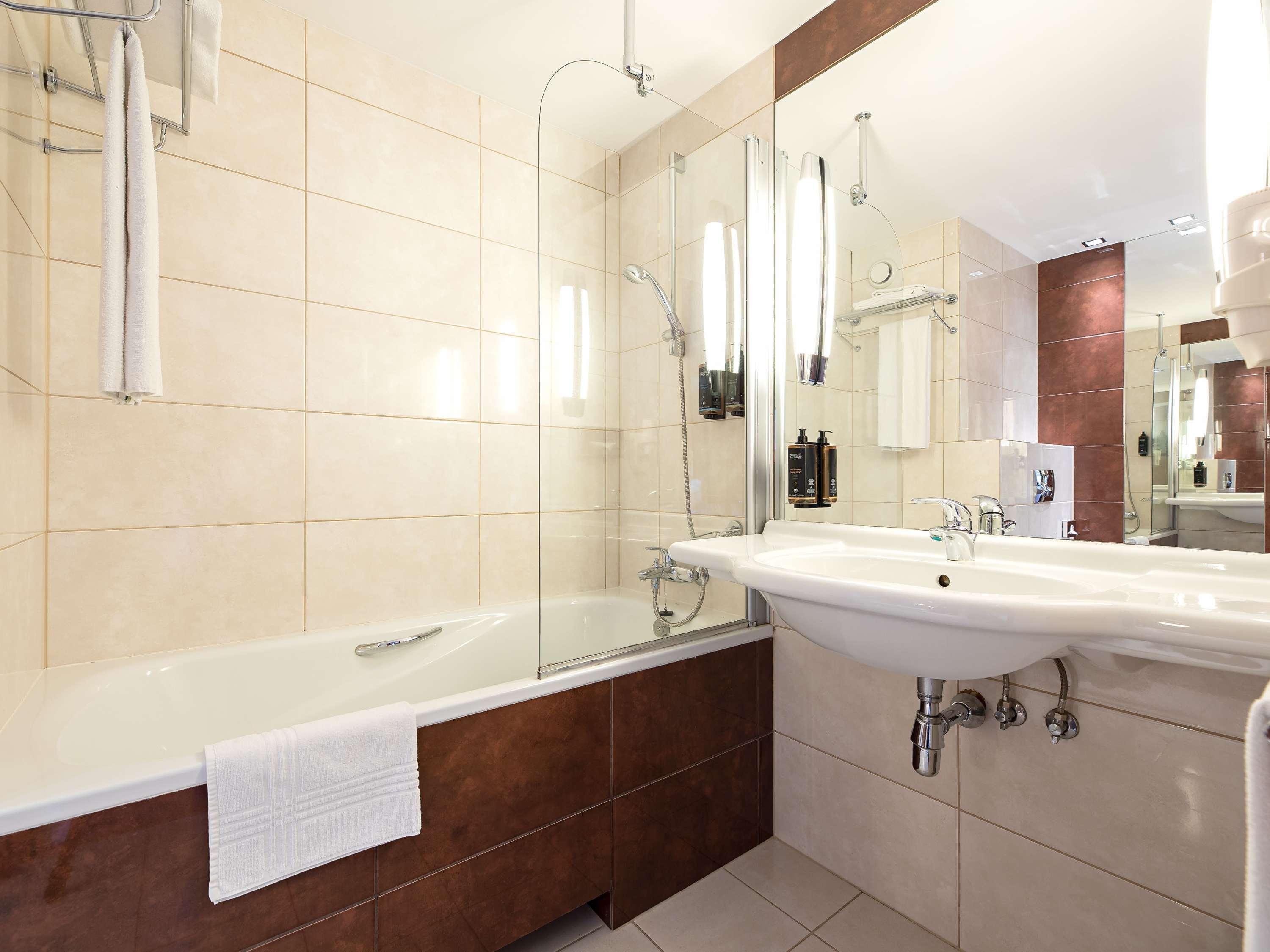 Double Queen Size Bed