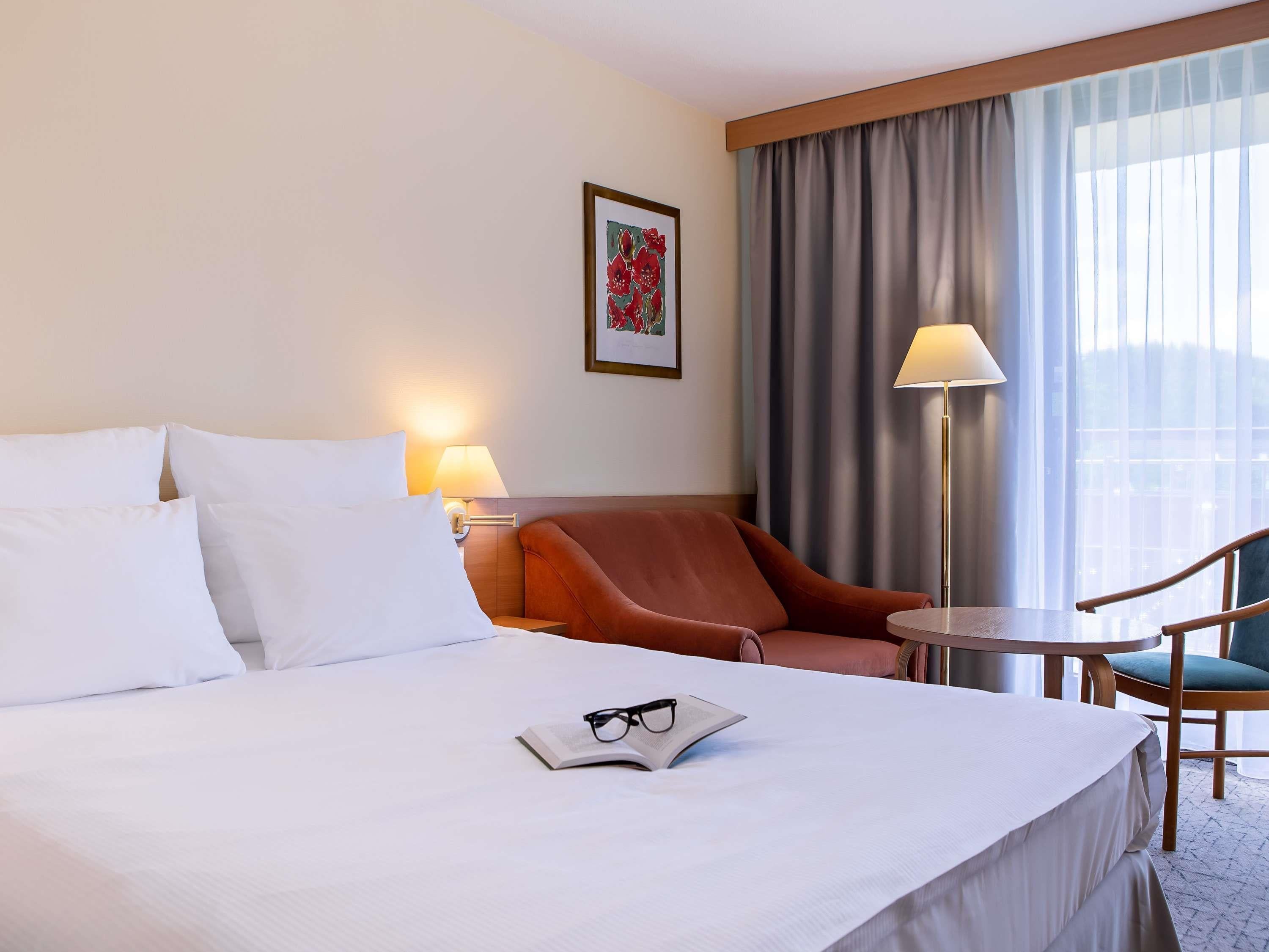 Double Queen Size Bed