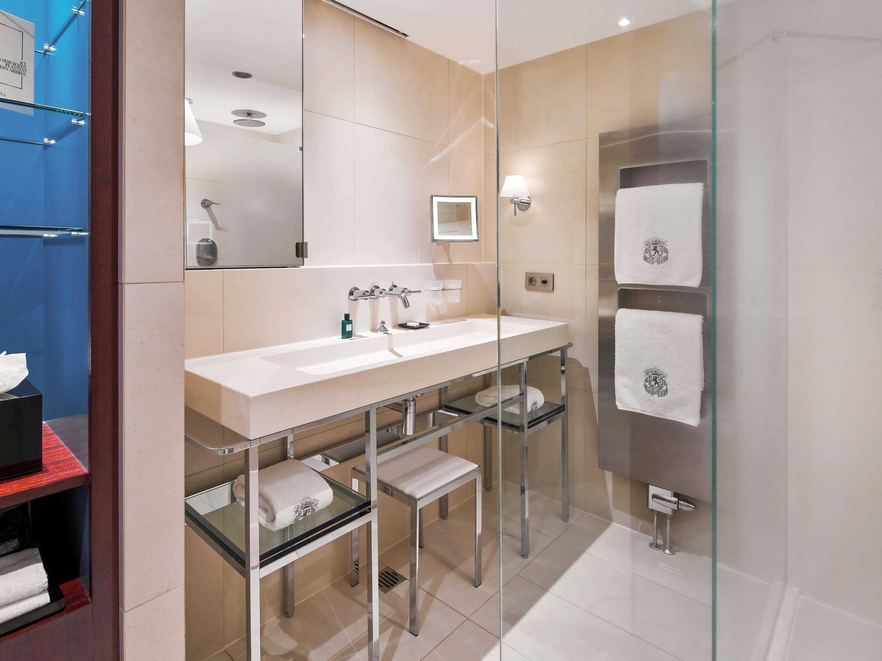 Double Classic Double Bed