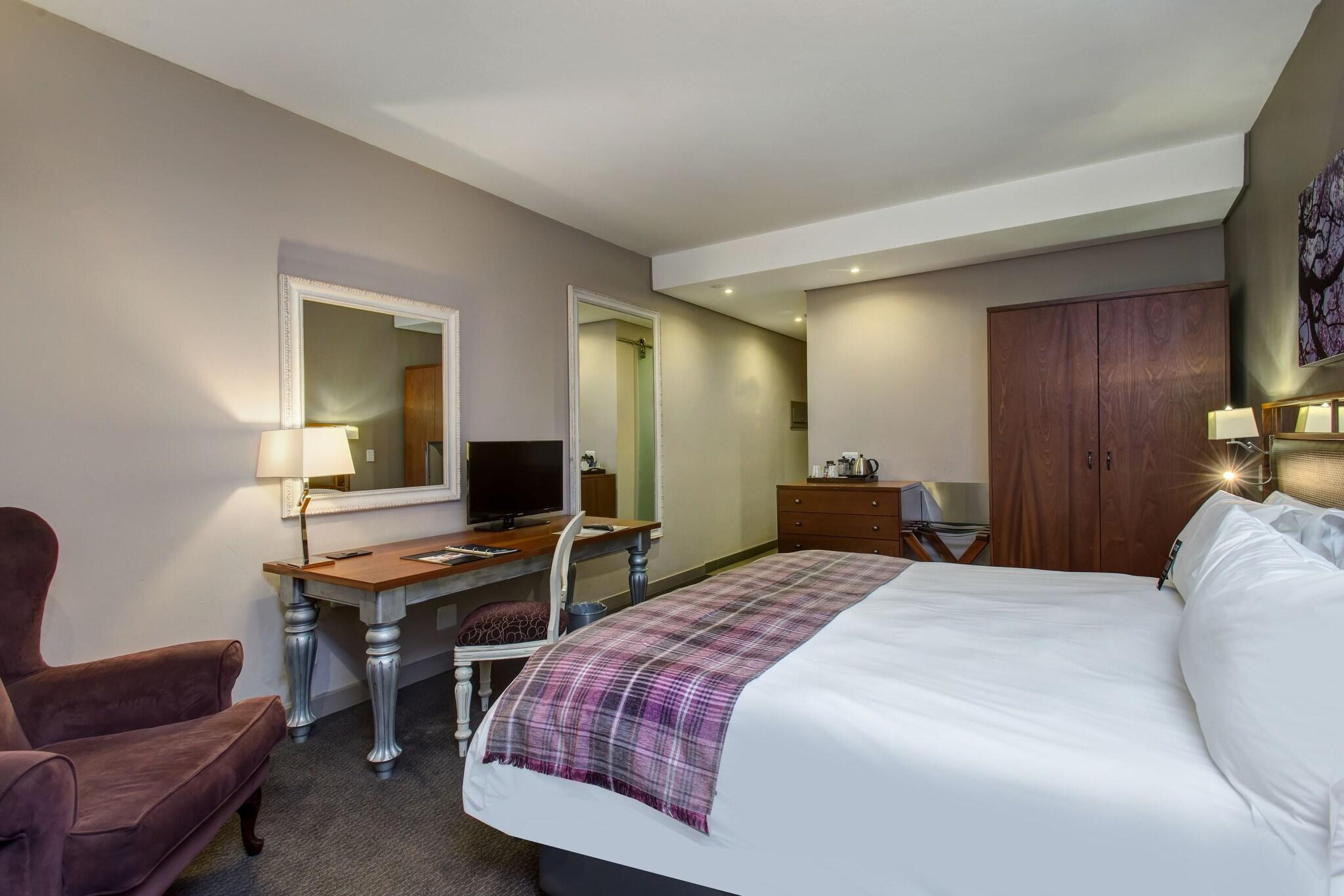 Double Deluxe King Bed