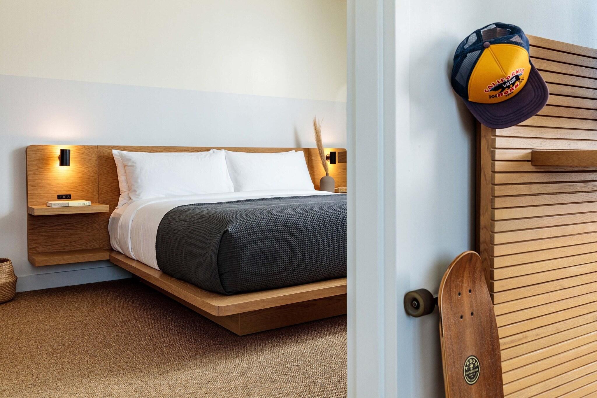 Suite City View King Bed