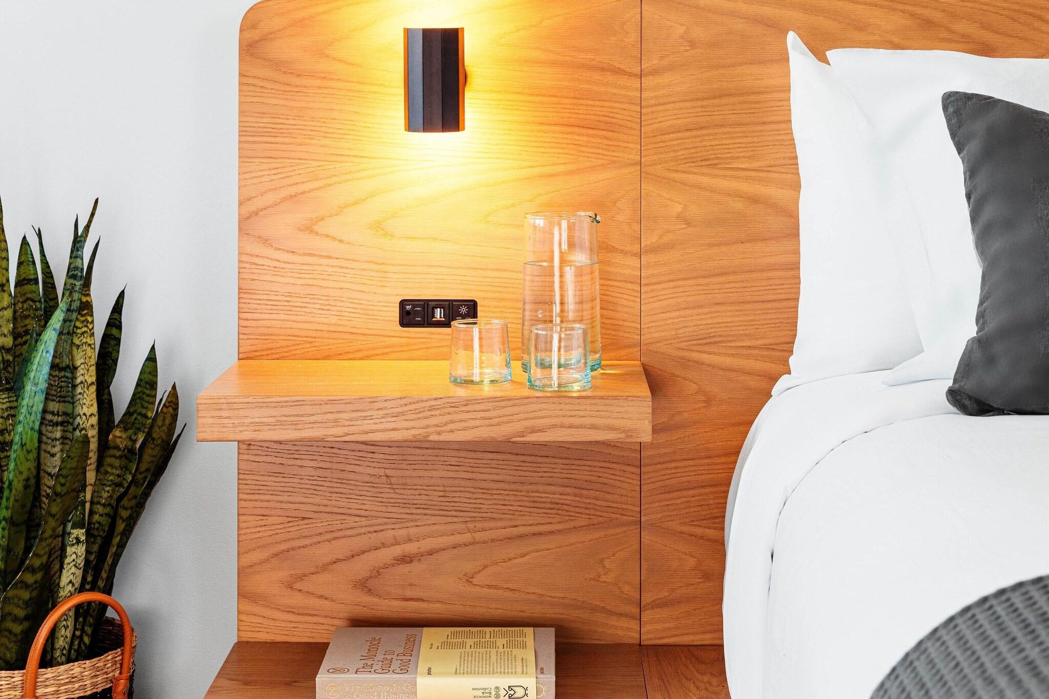 Double City View Queen Bed