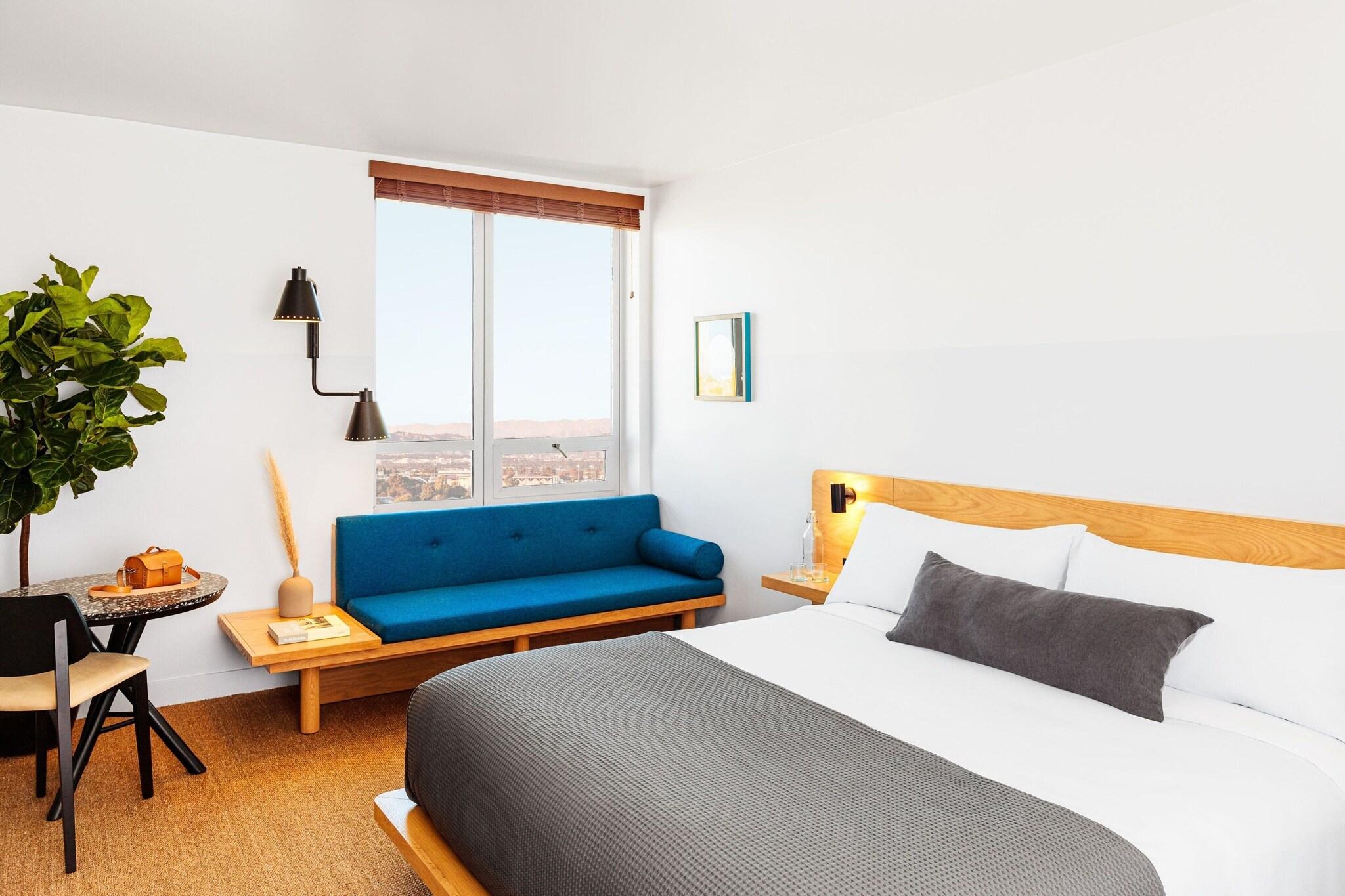 Double City View King Bed