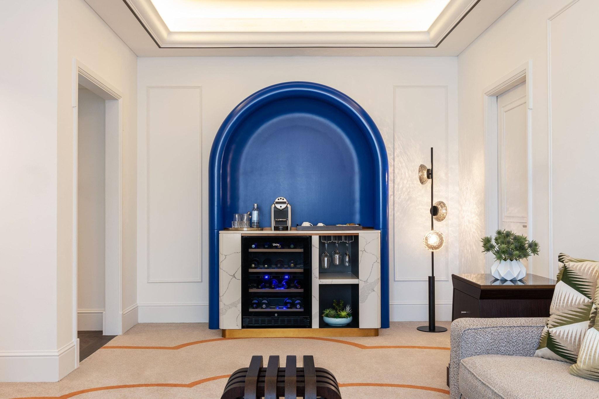 Suite Club with Views