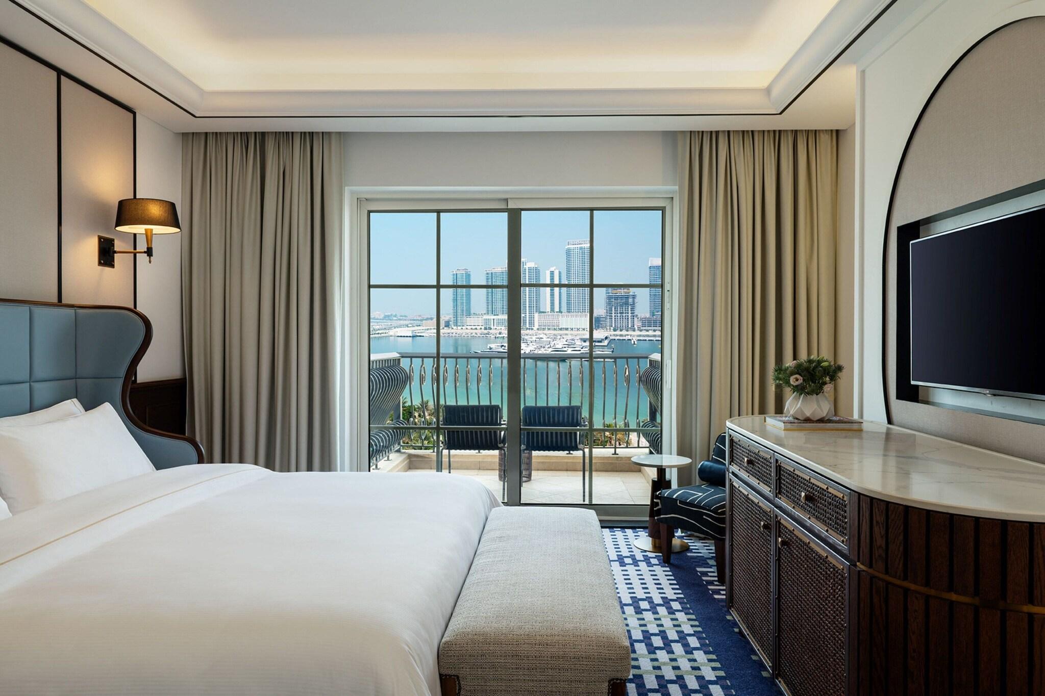 Suite Club with Views