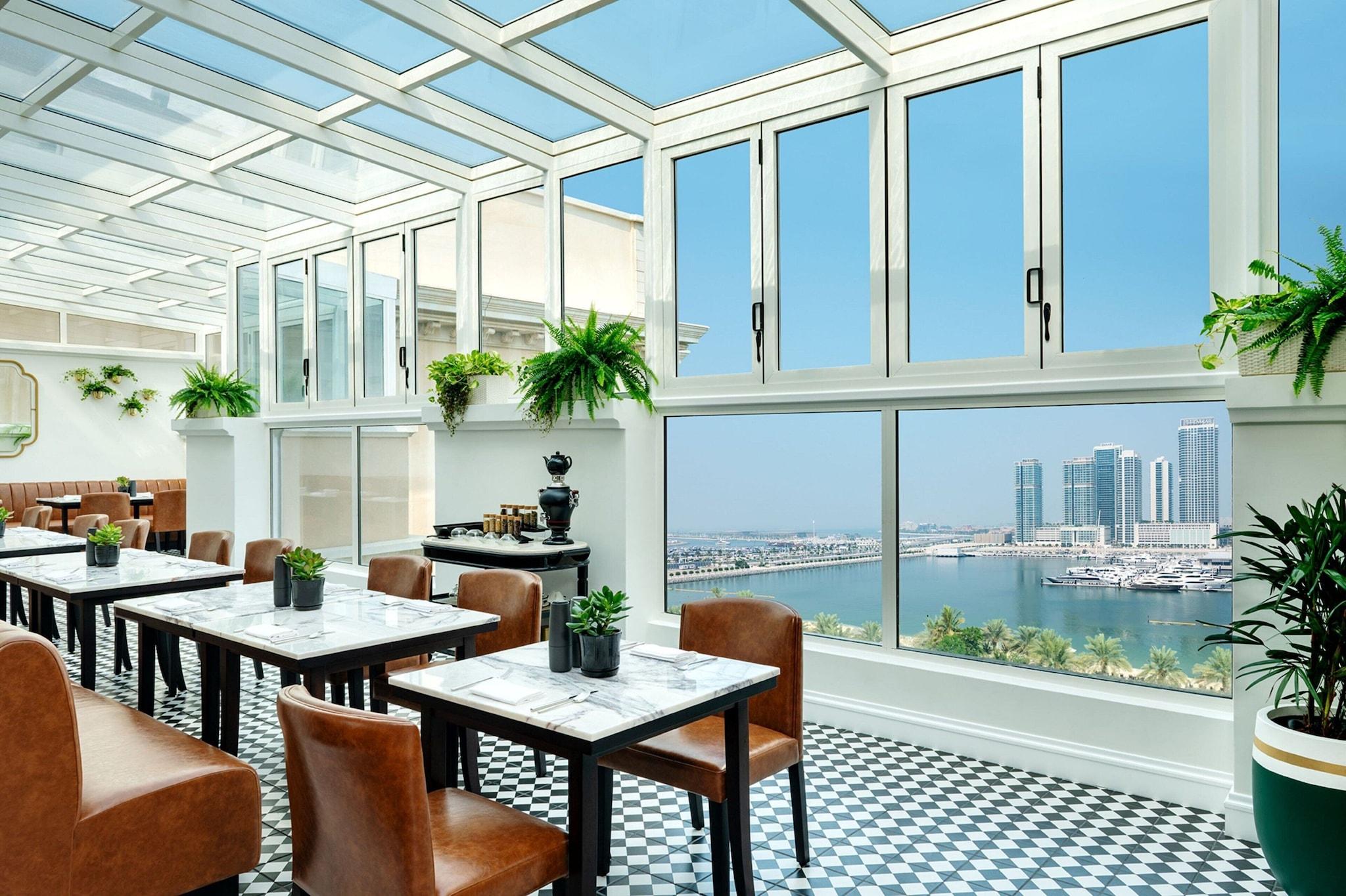 Quadruple Club Sea View