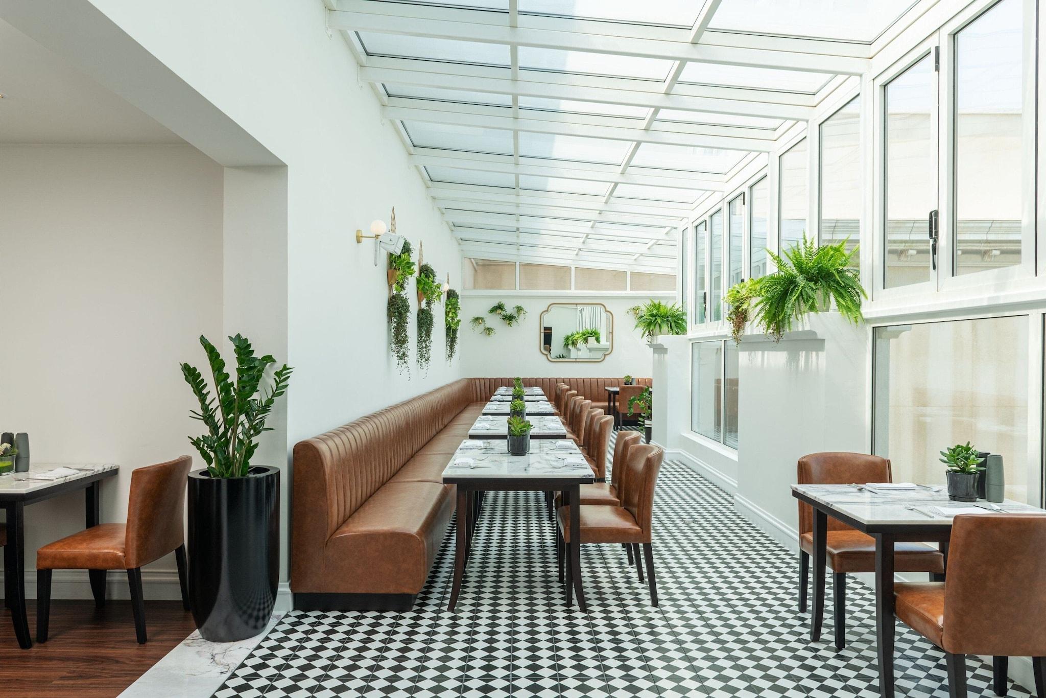 Quadruple Club with Views