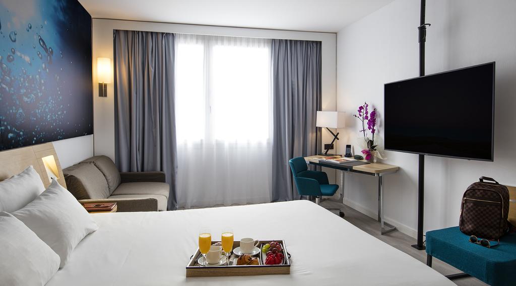 Double Classic Queen Bed