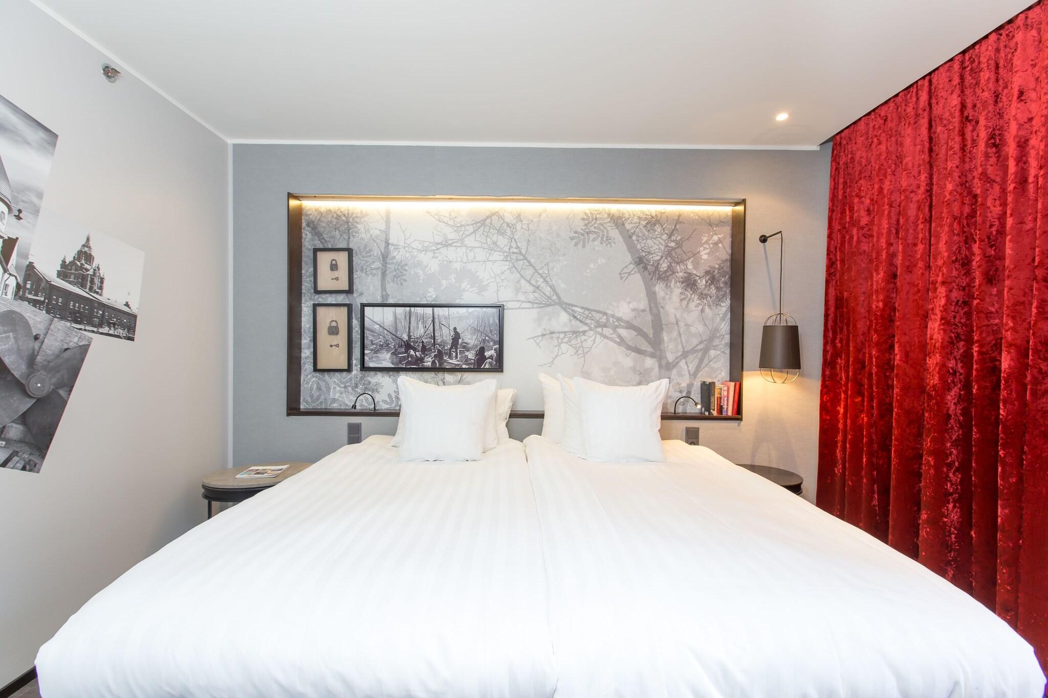 Double or Twin Superior King Bed