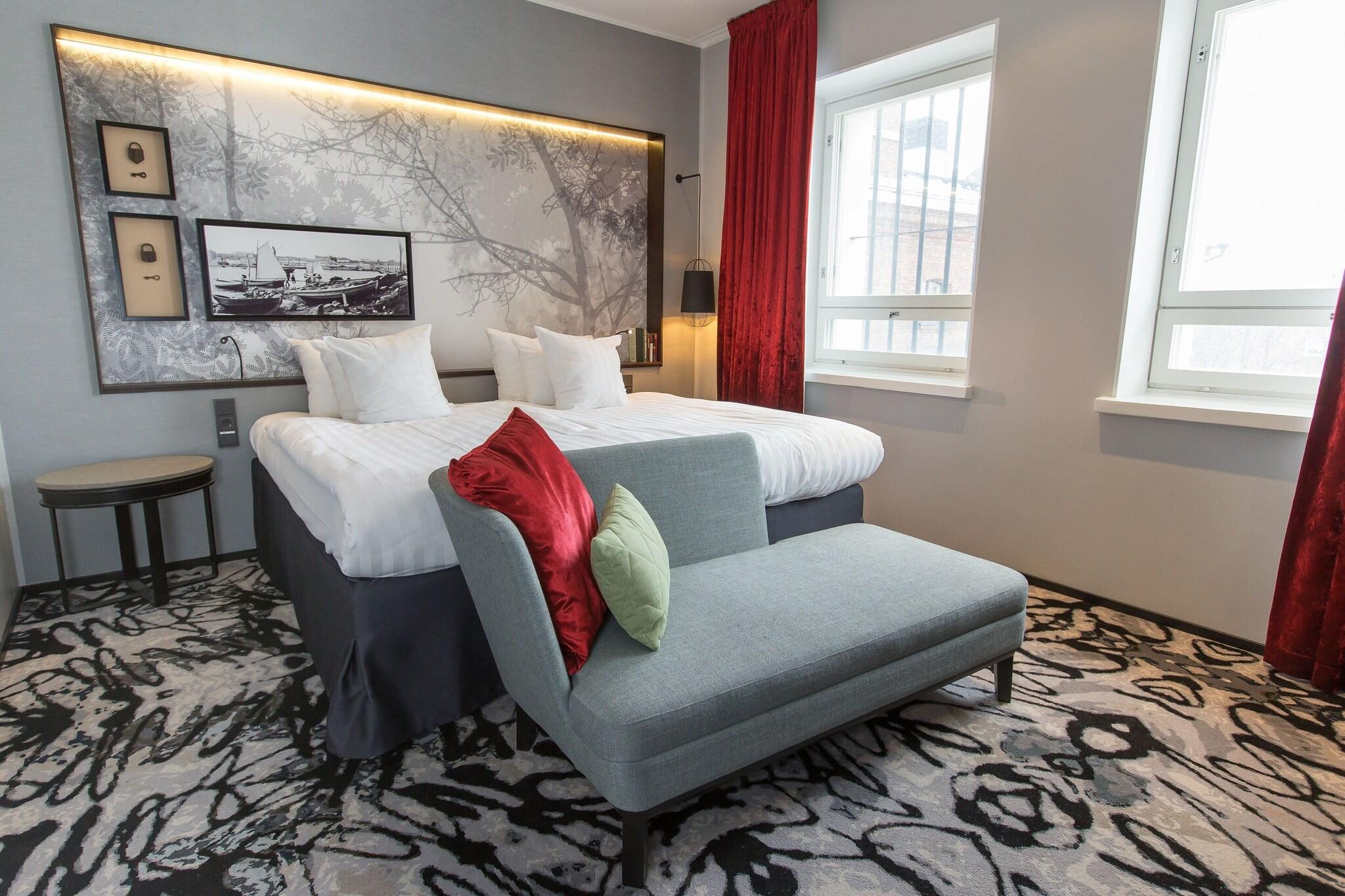 Double or Twin Superior King Bed