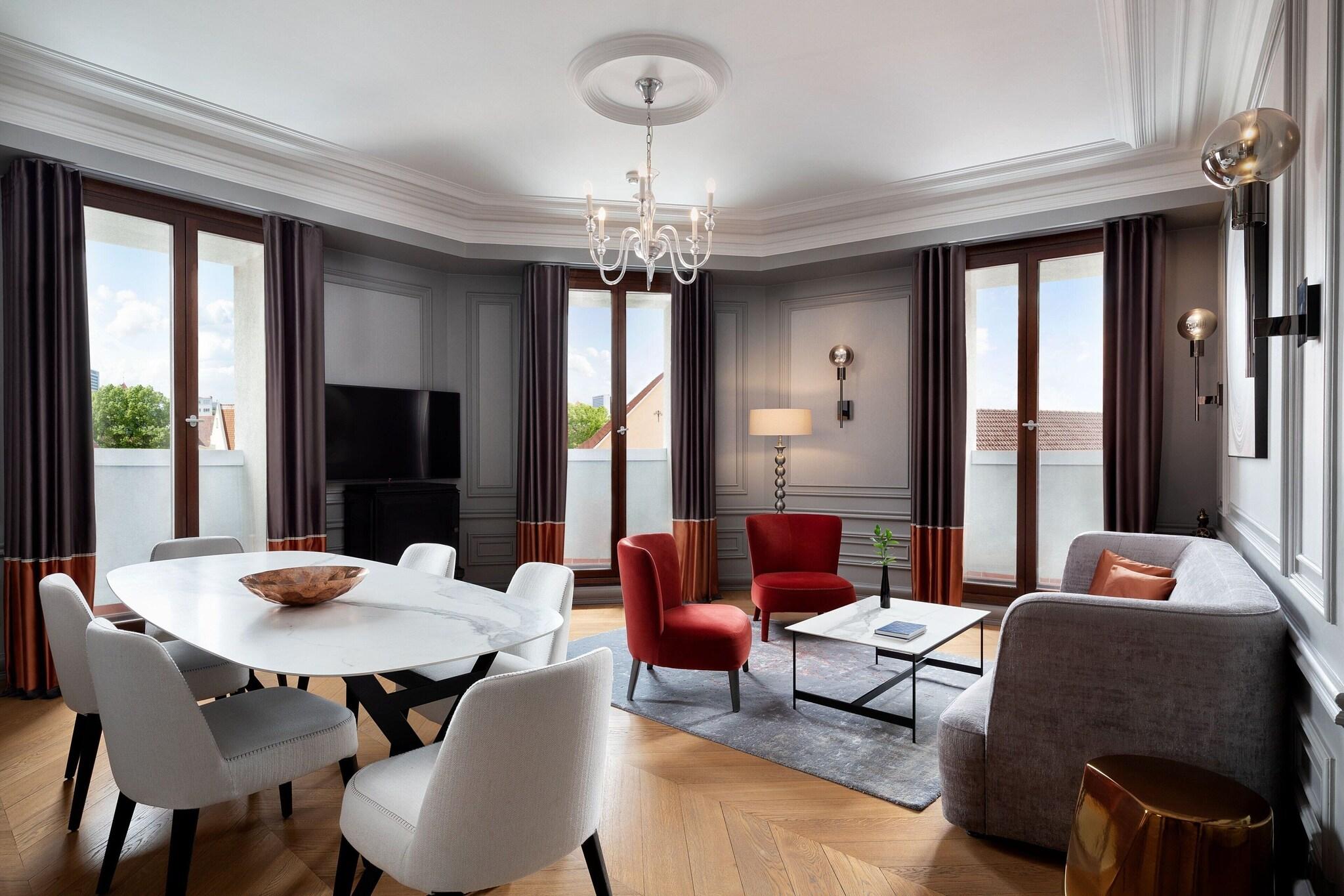 Suite City View King Bed