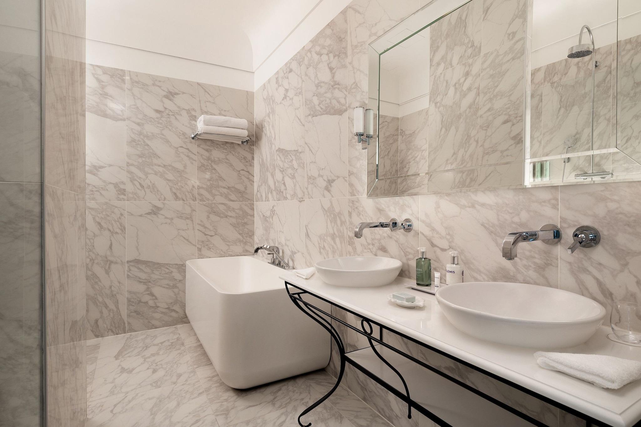 Suite Superior with Views