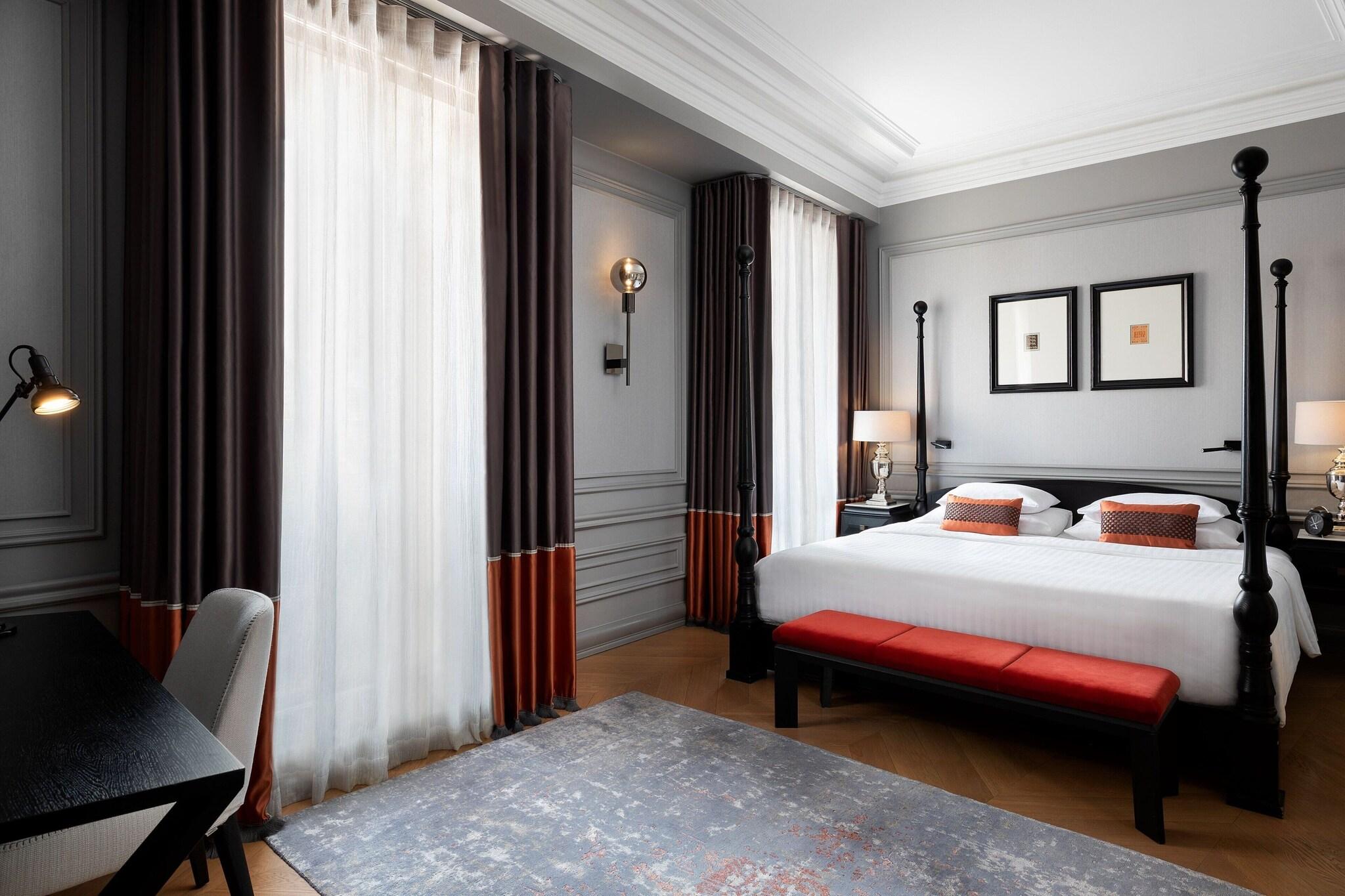 Suite City View King Bed