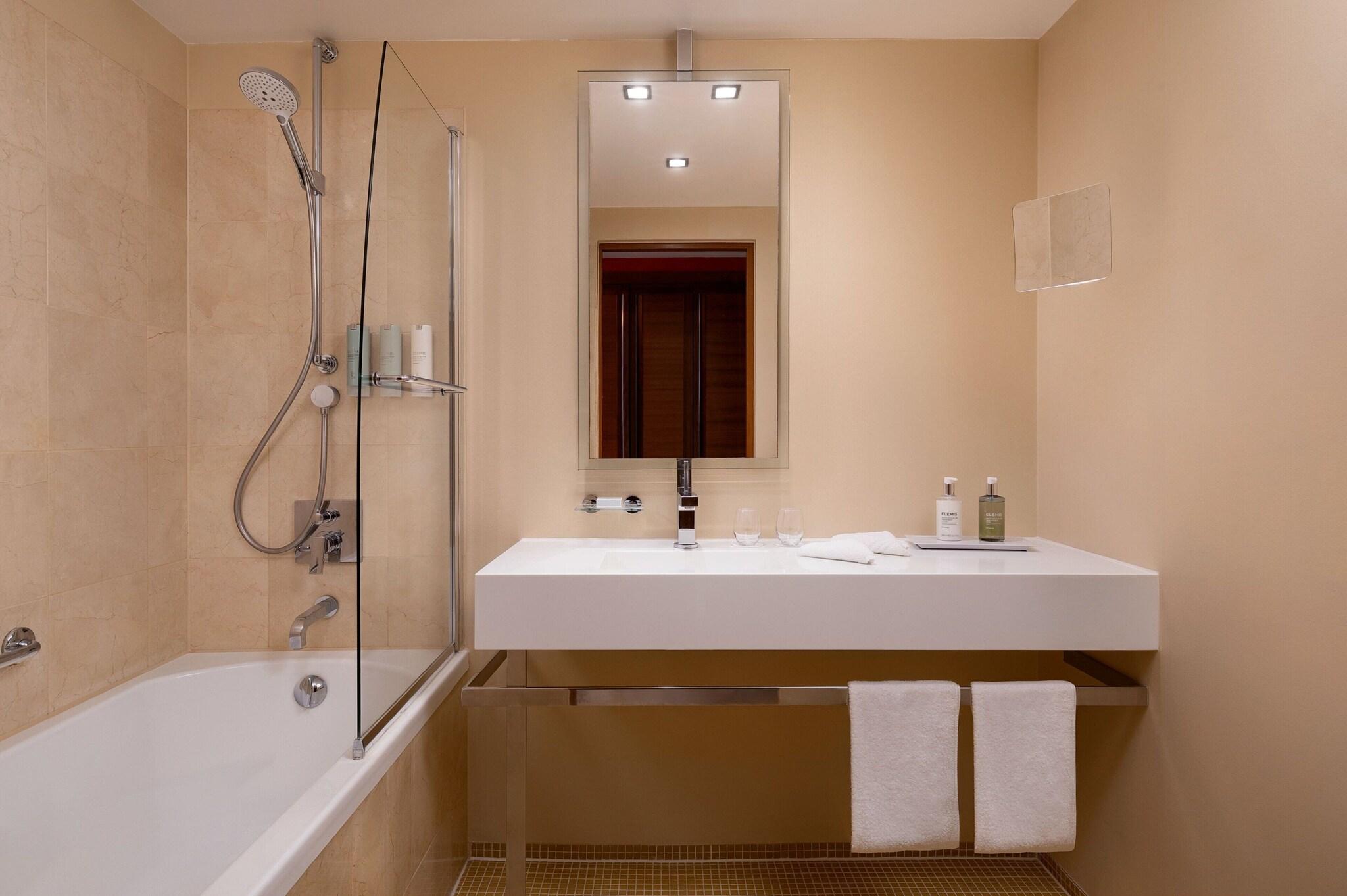 Double Executive King Bed