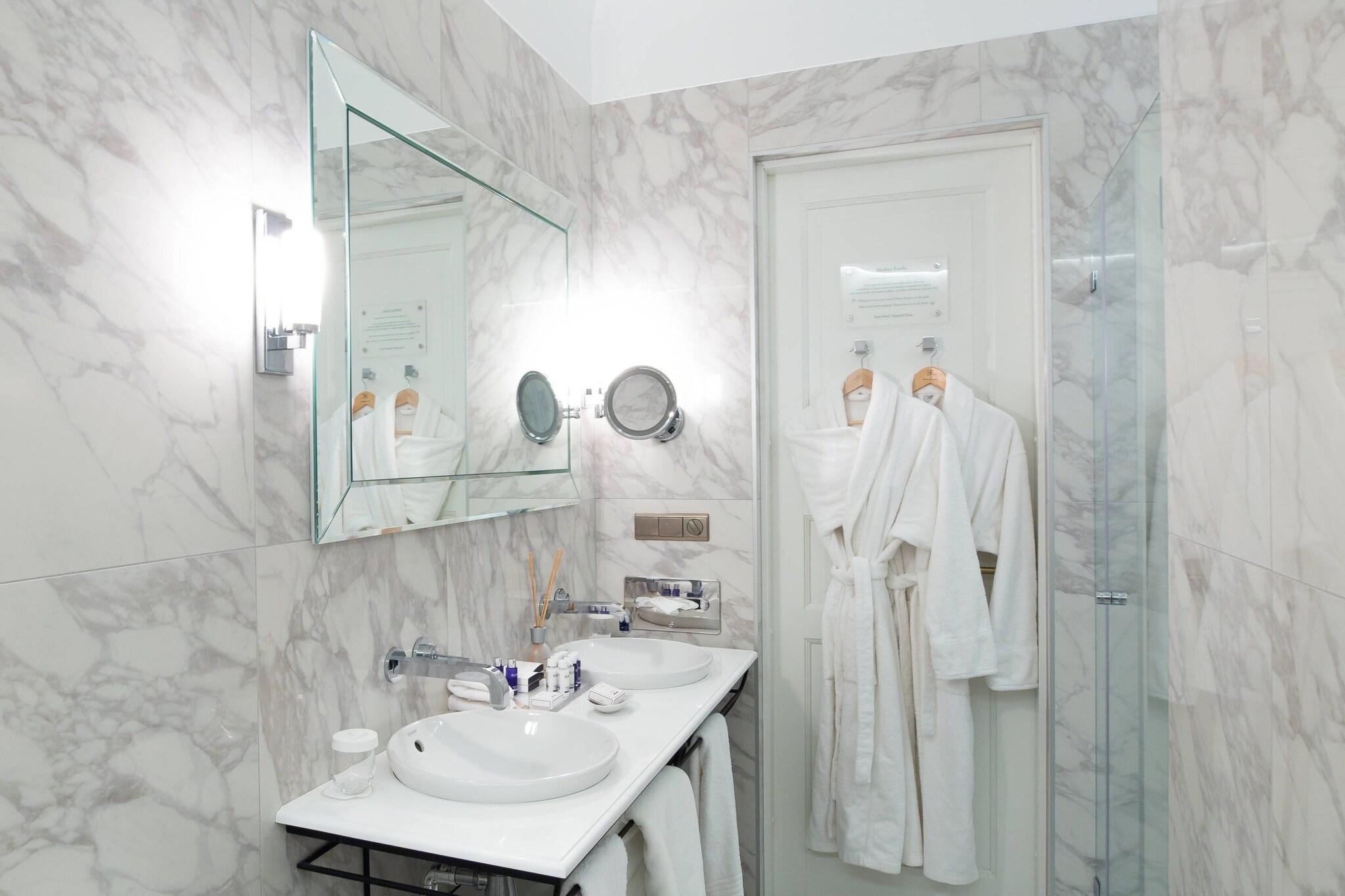 Suite Superior with Views