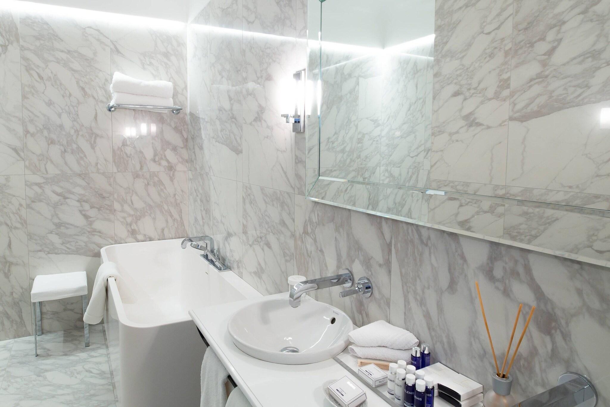 Suite Superior with Views