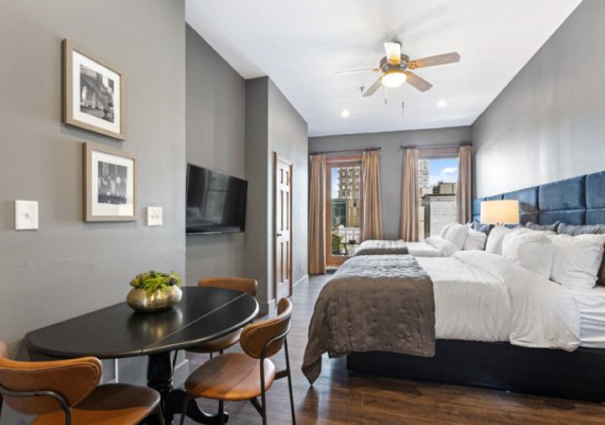 Double Deluxe Two Beds