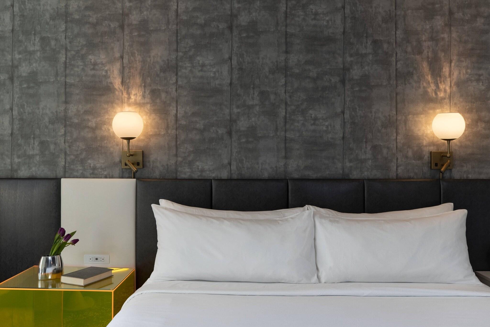 Room King Bed One Bedroom 