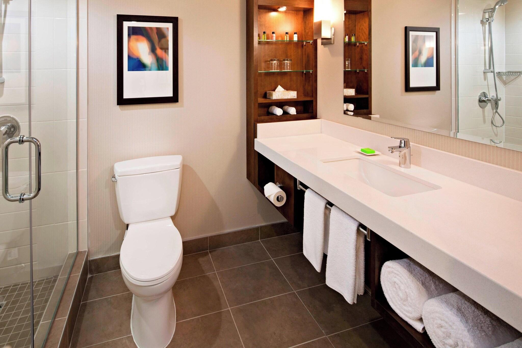 Double Deluxe King Bed