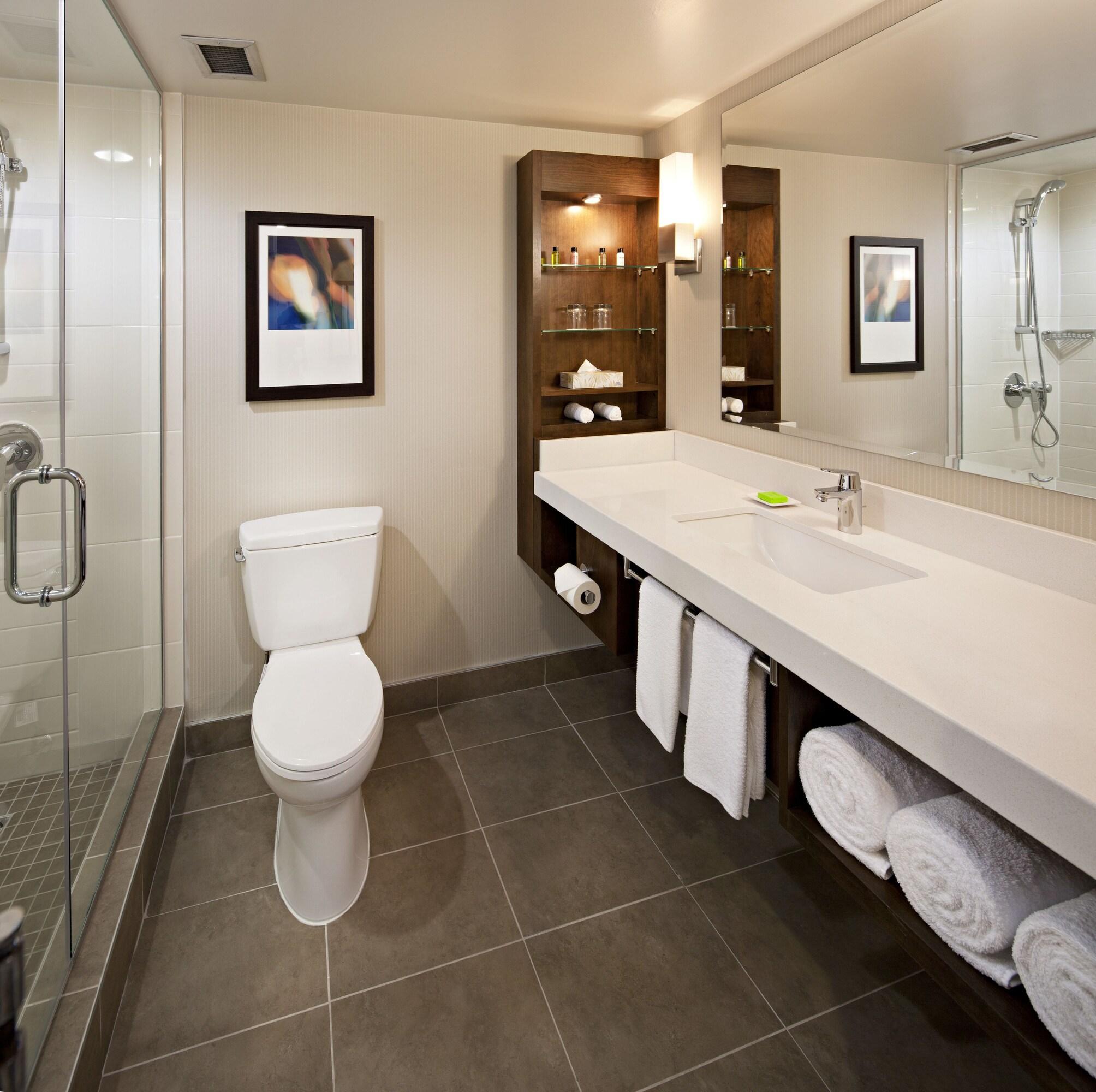 Double Deluxe Two Queen Beds